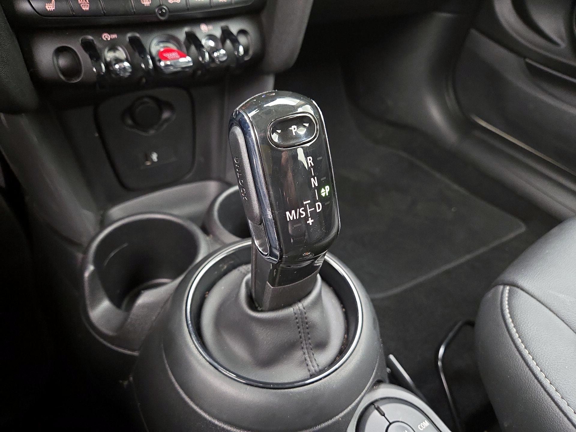 Thumbnail: 2021 MINI Cooper Hardtop - 17