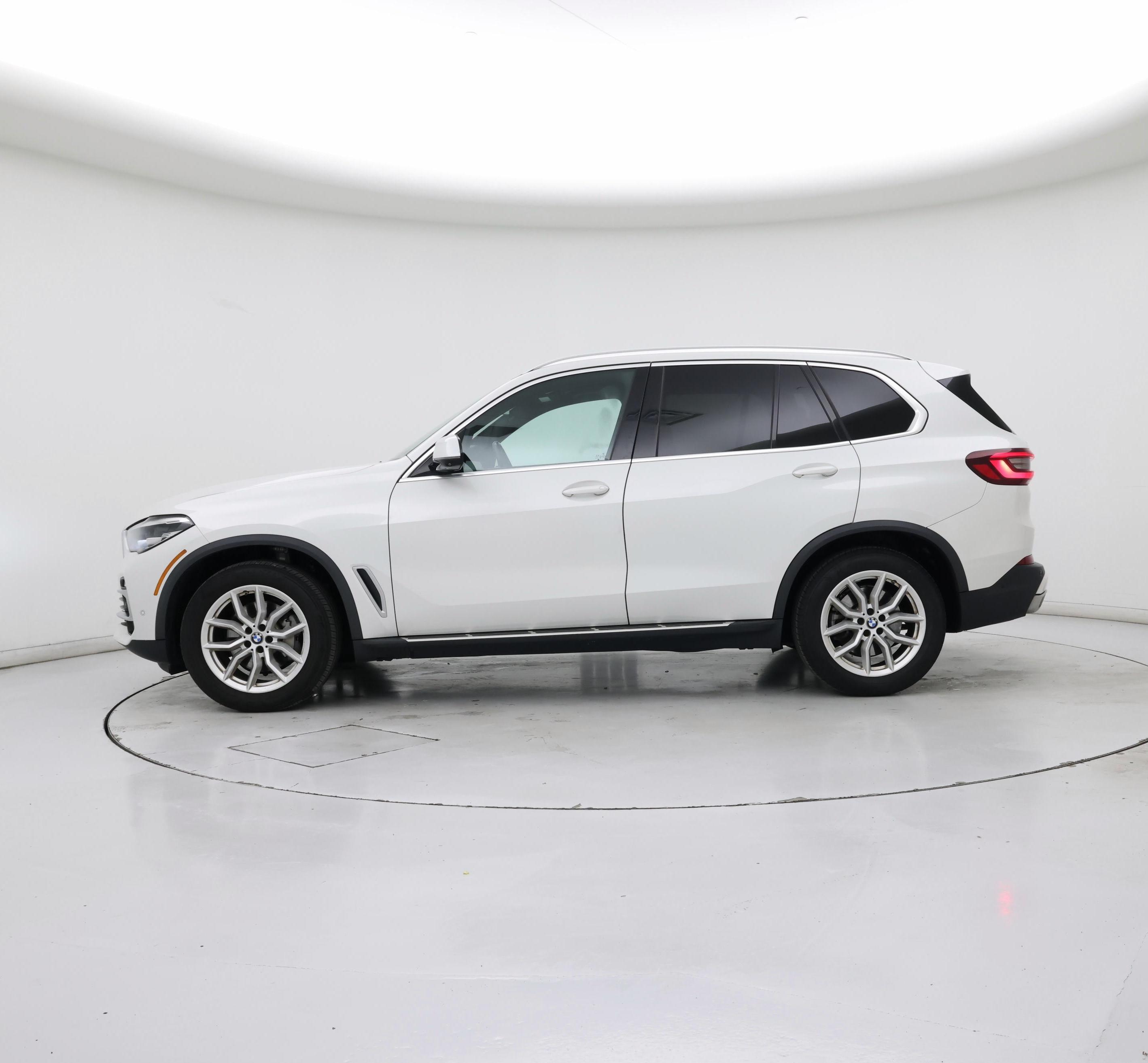 Thumbnail: 2021 BMW X5 - 3