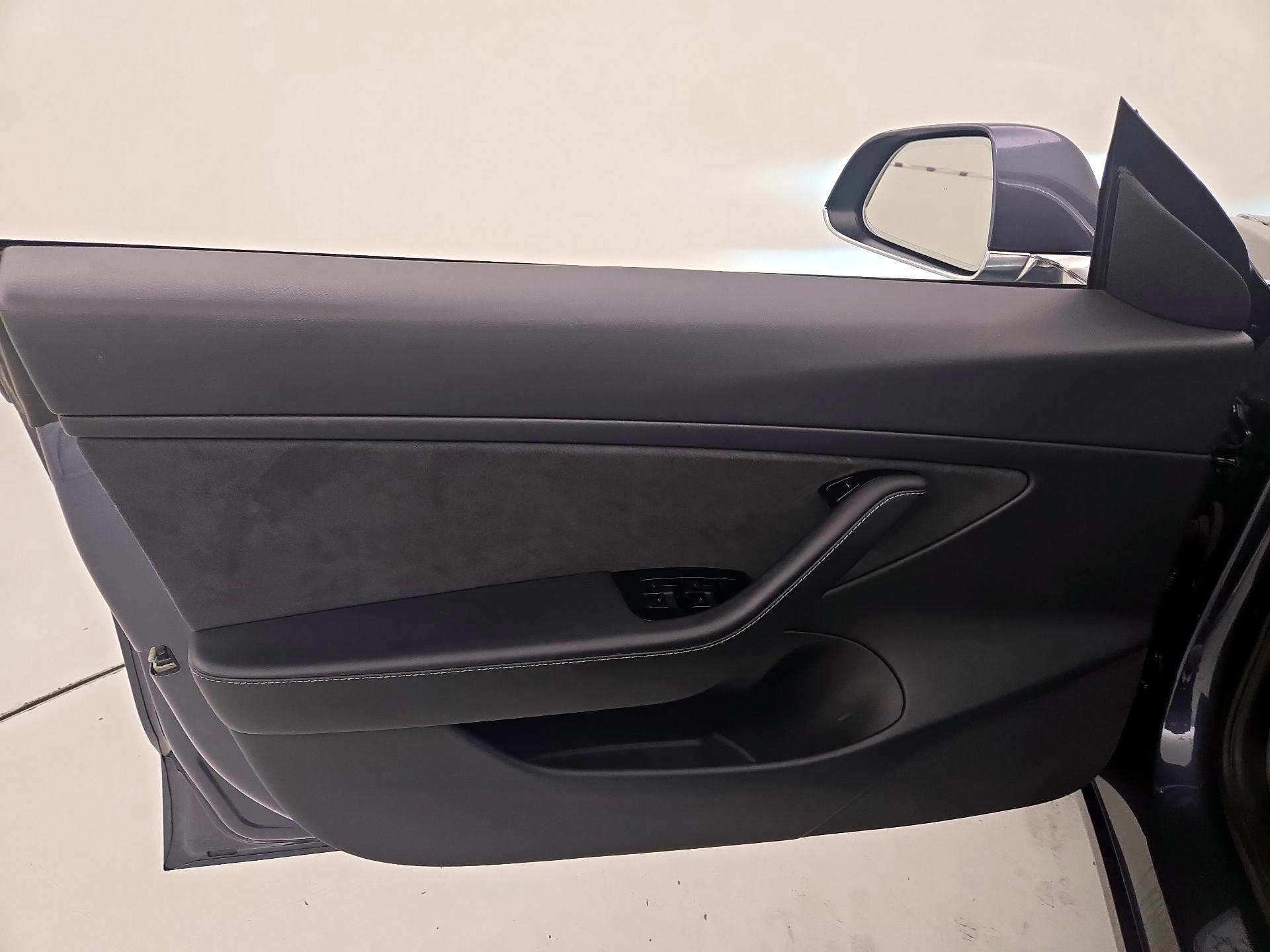 Thumbnail: 2020 Tesla Model 3 - 12