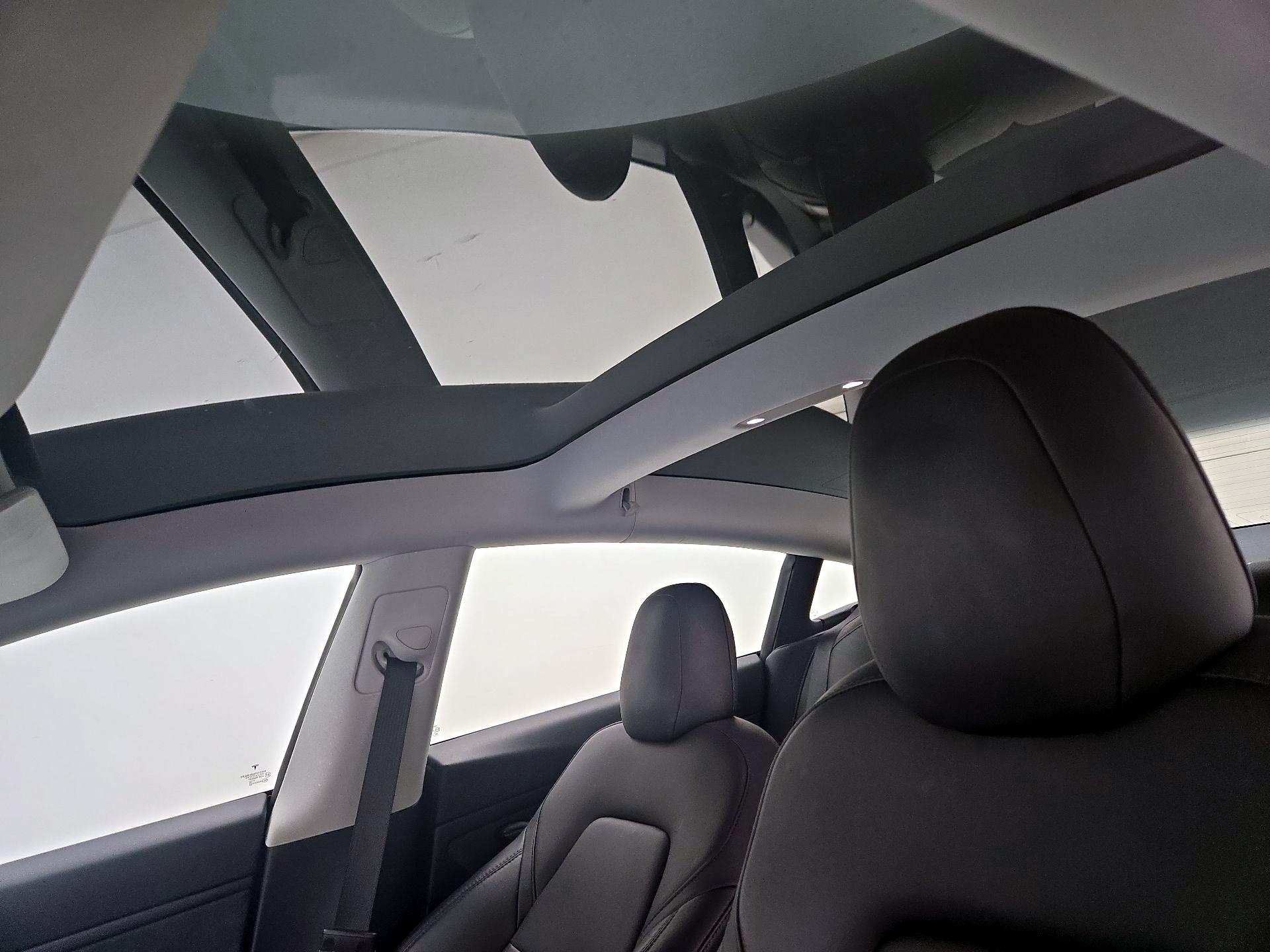 Thumbnail: 2020 Tesla Model 3 - 17