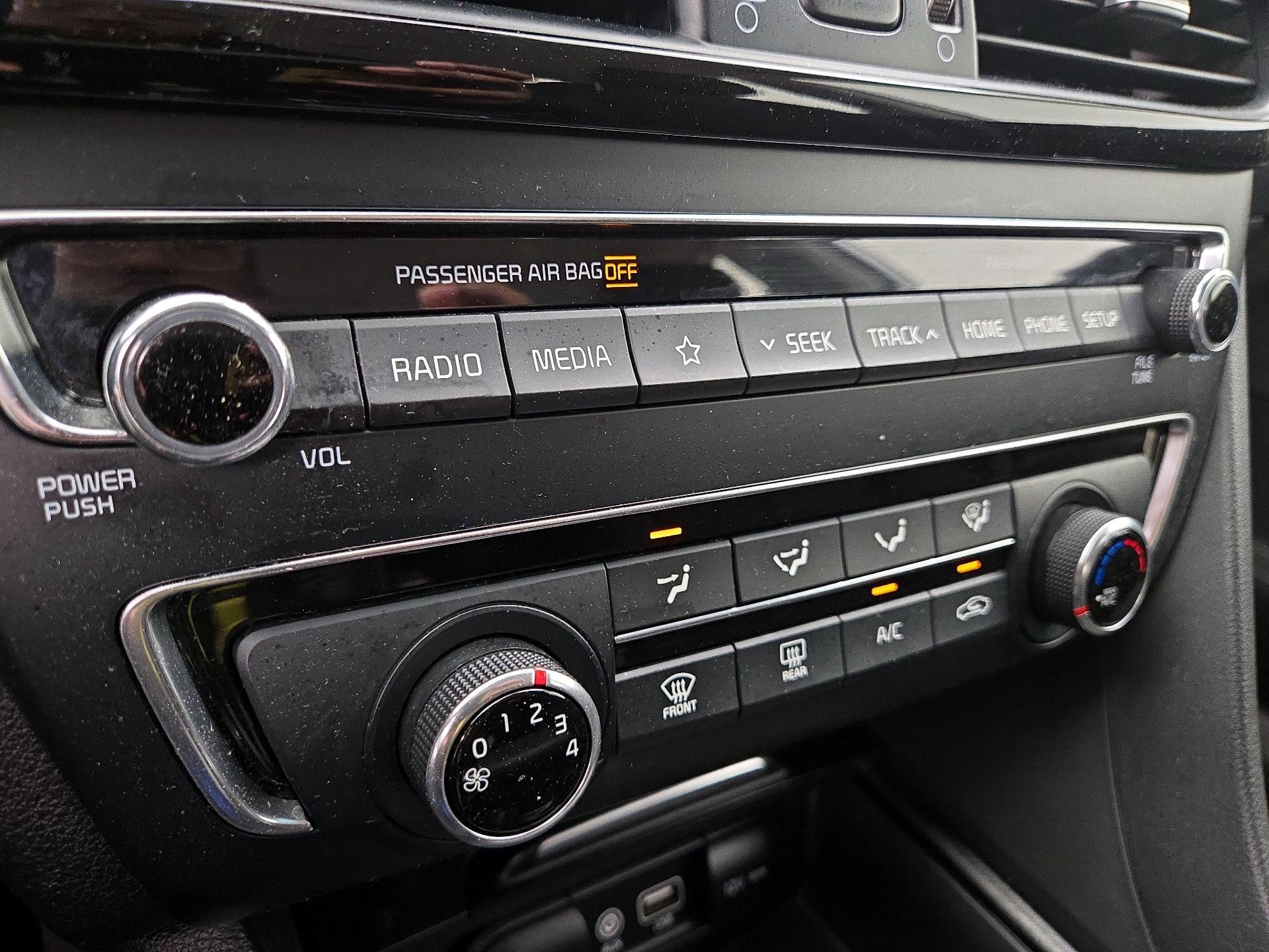 Thumbnail: 2019 Kia Optima - 16