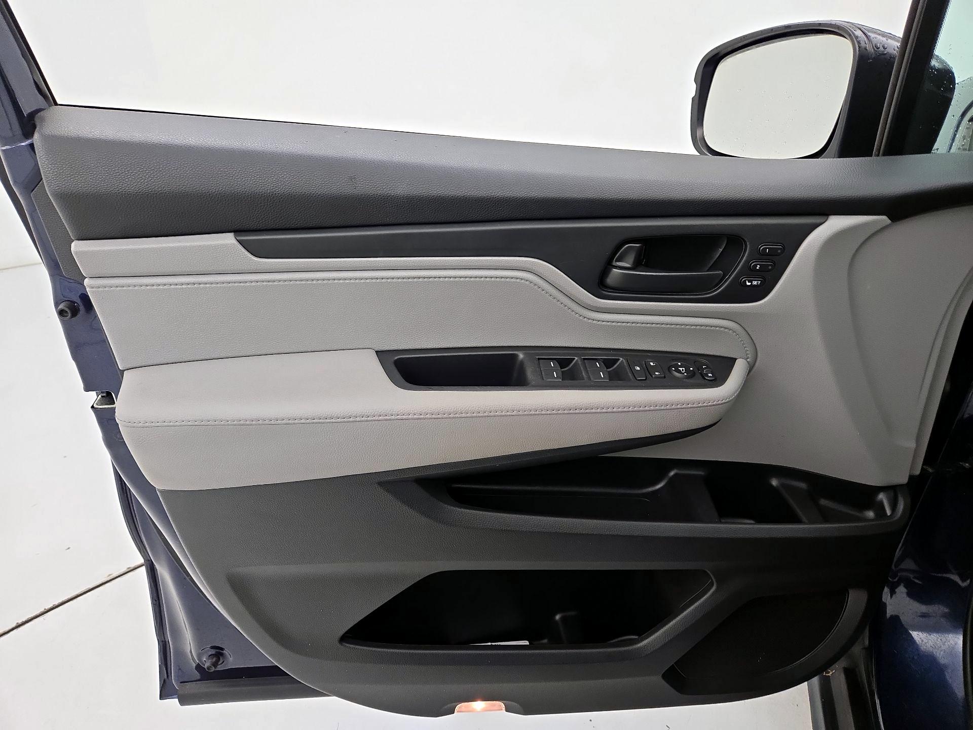 Thumbnail: 2018 Honda Odyssey - 12