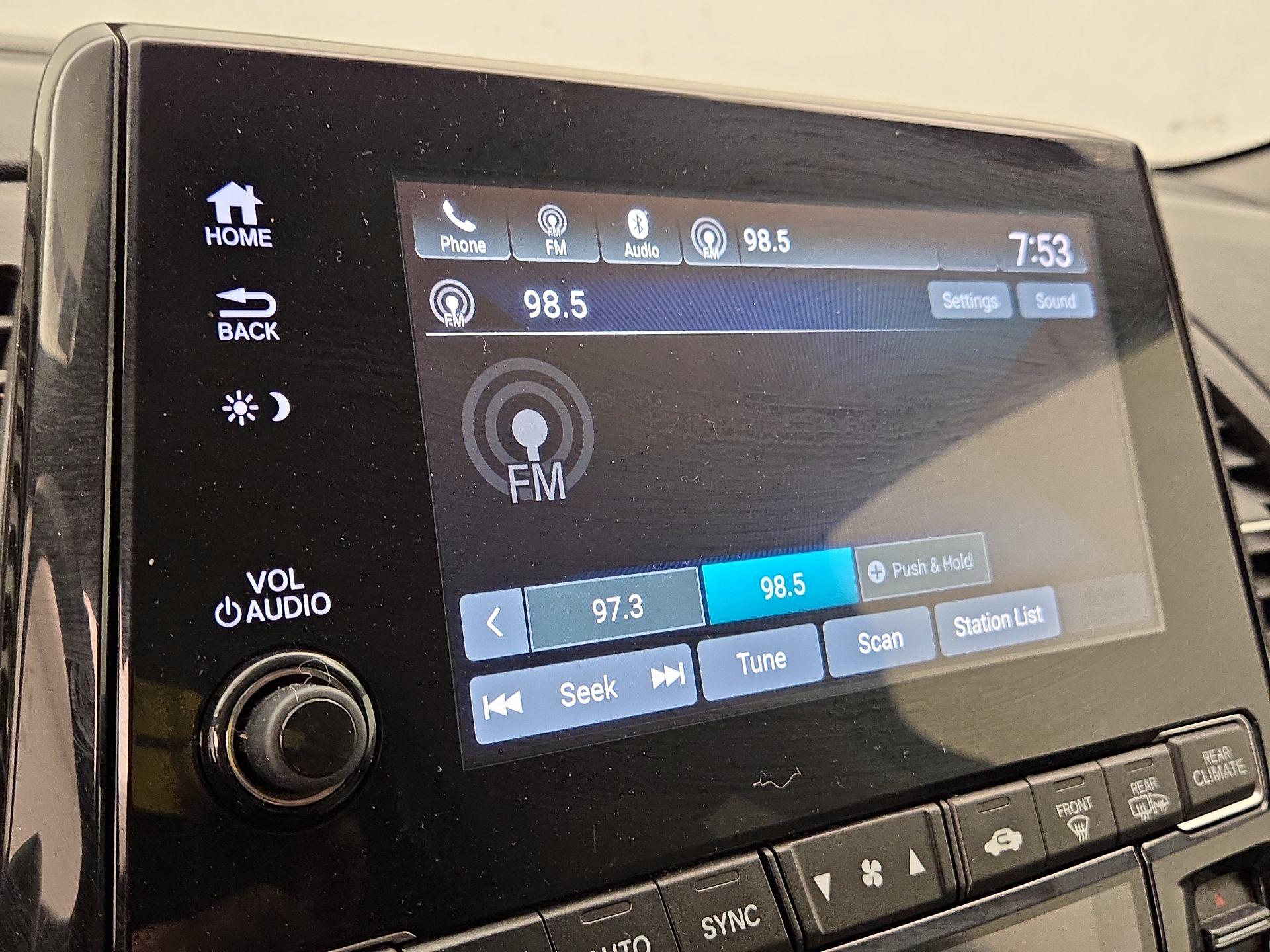 Thumbnail: 2018 Honda Odyssey - 15