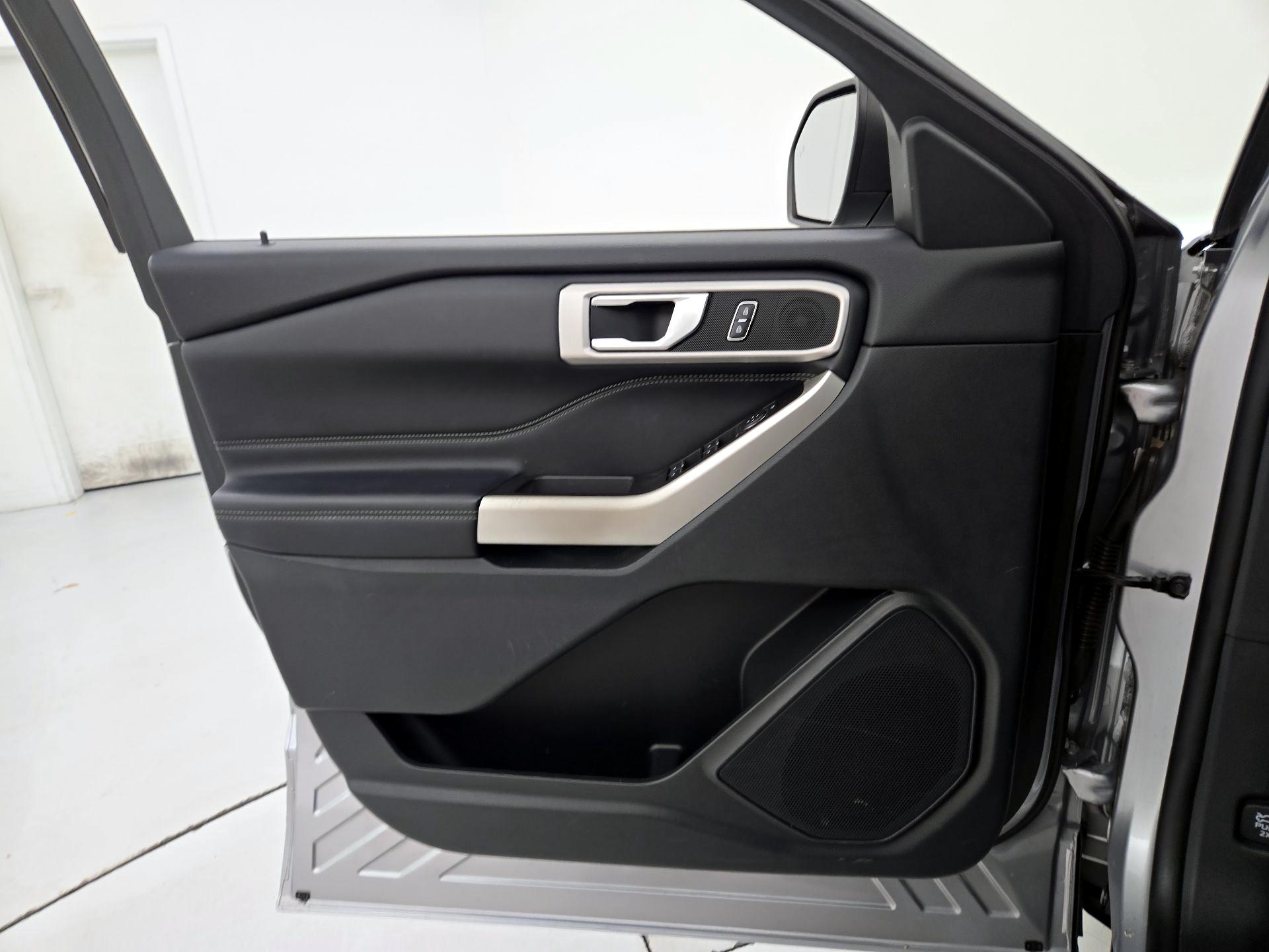 Thumbnail: 2021 Ford Explorer - 12