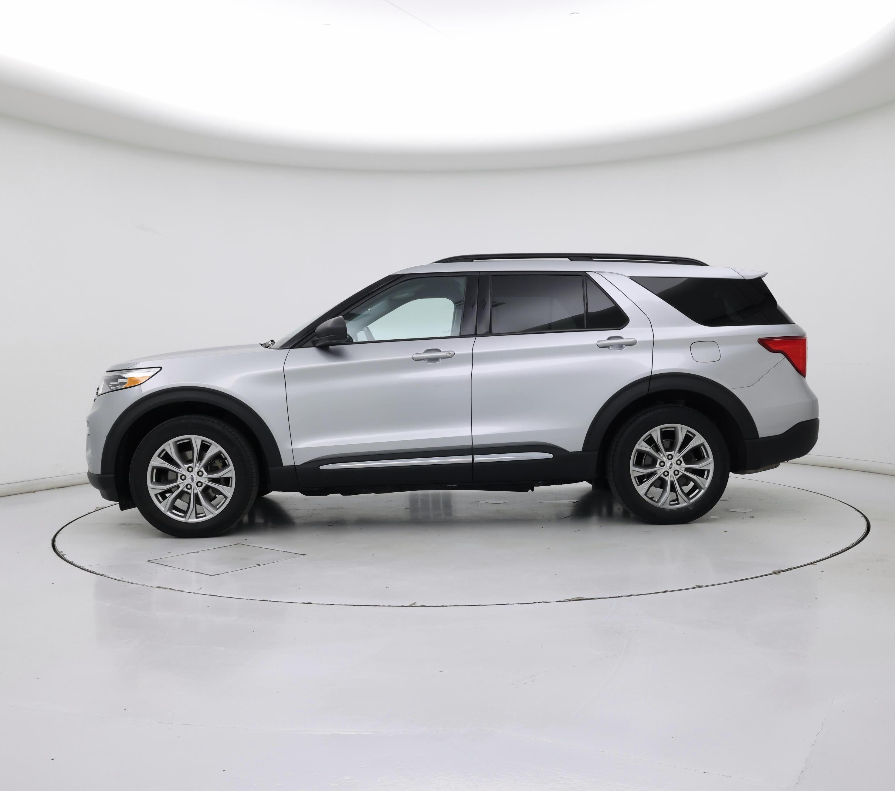 Thumbnail: 2021 Ford Explorer - 3