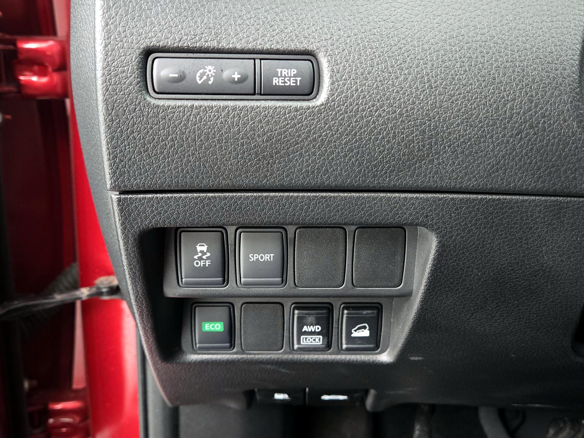 Thumbnail: 2016 Nissan Rogue - 13