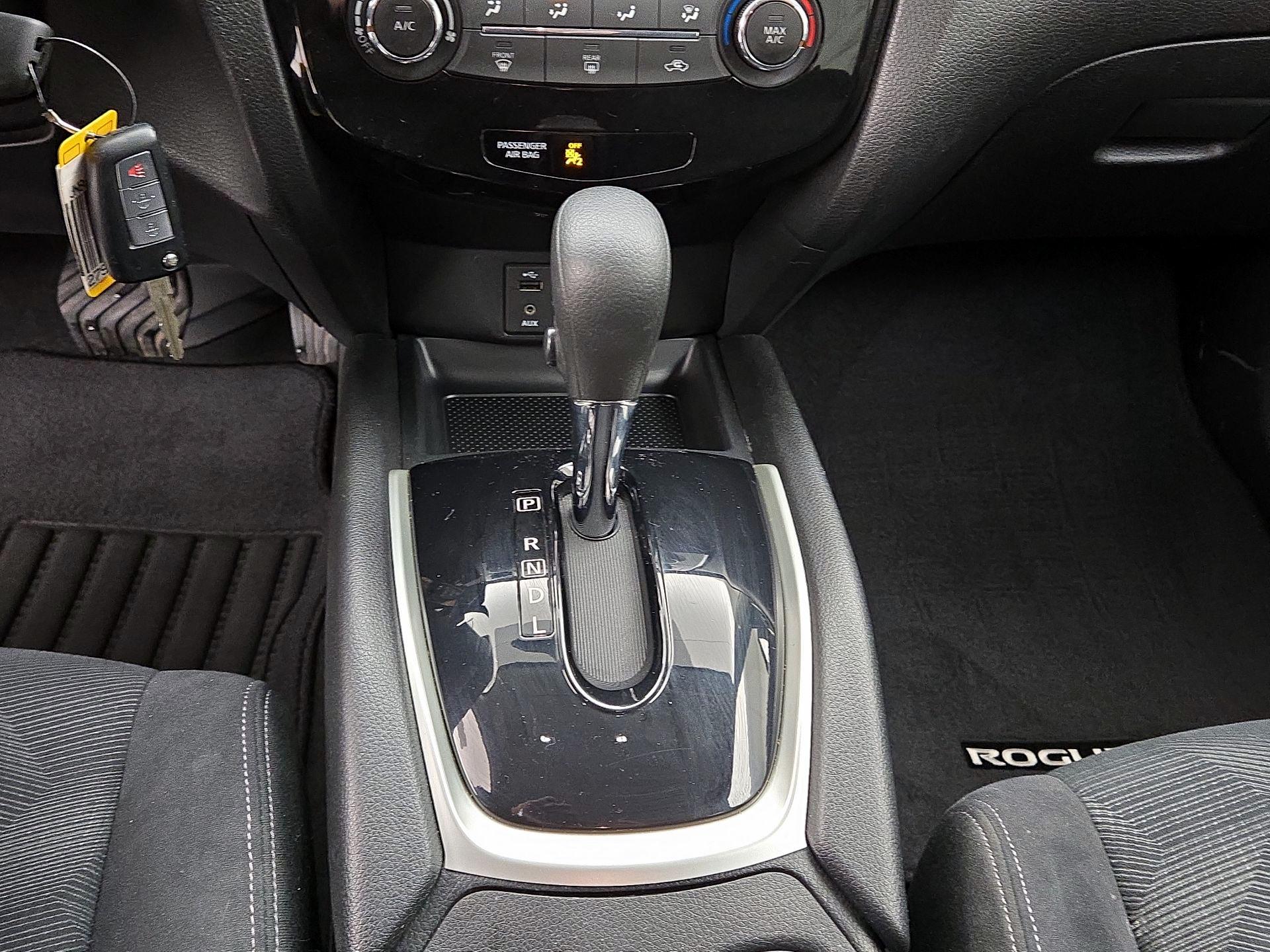 Thumbnail: 2016 Nissan Rogue - 17