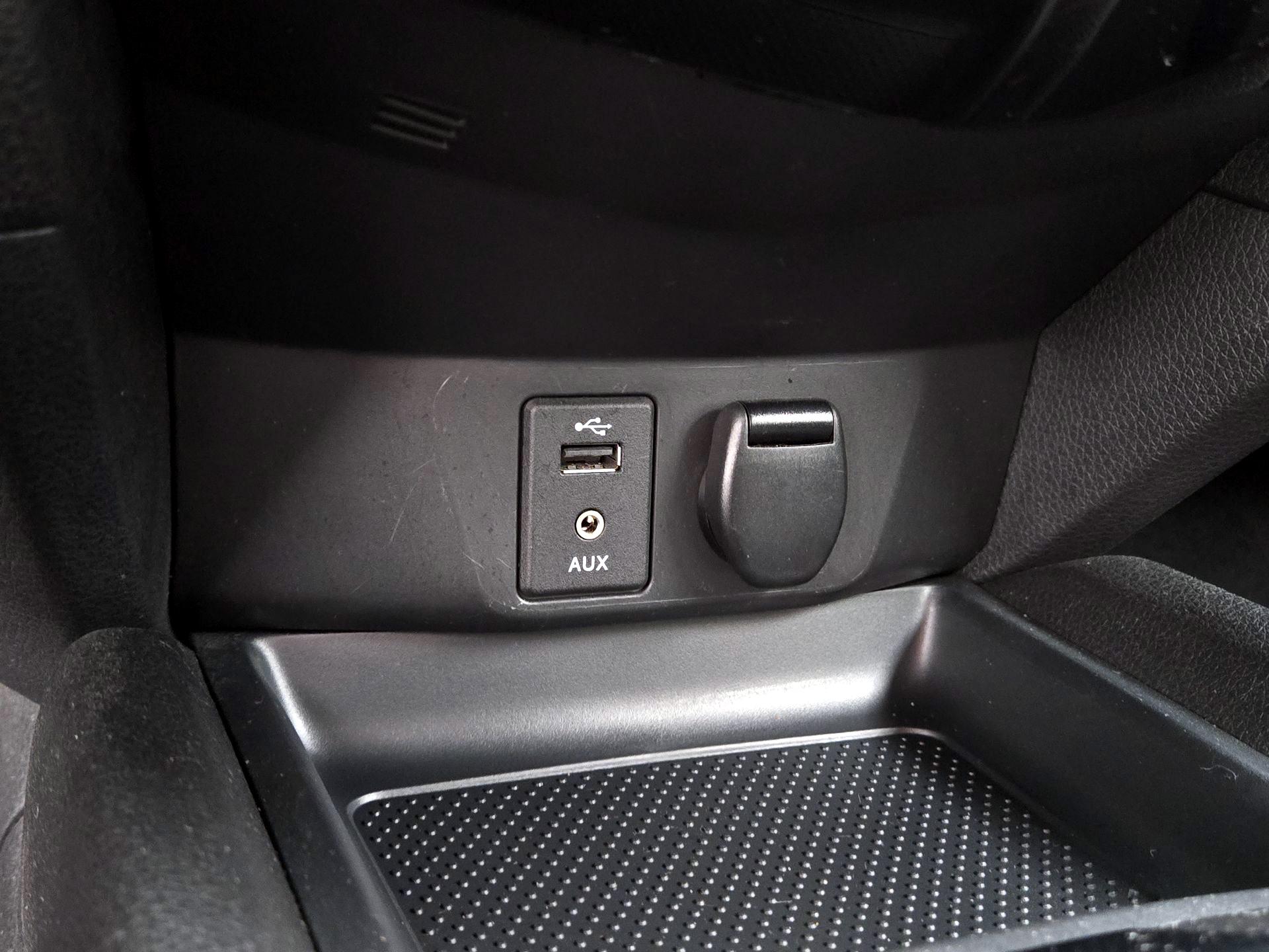 Thumbnail: 2016 Nissan Rogue - 18