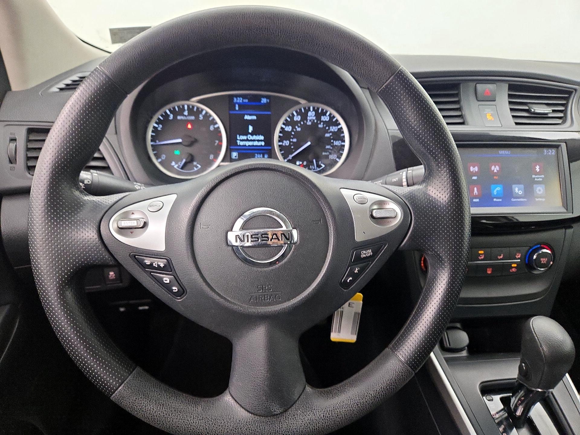 Thumbnail: 2019 Nissan Sentra - 10