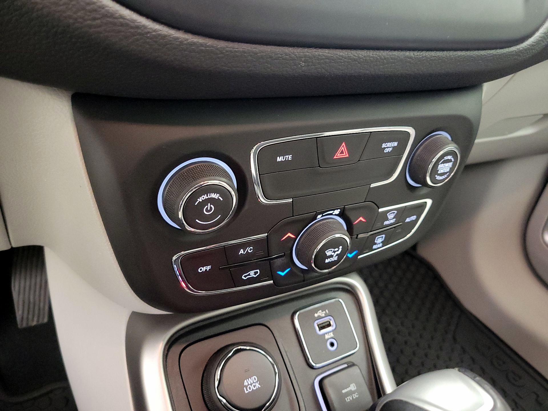 Thumbnail: 2019 Jeep Compass - 16