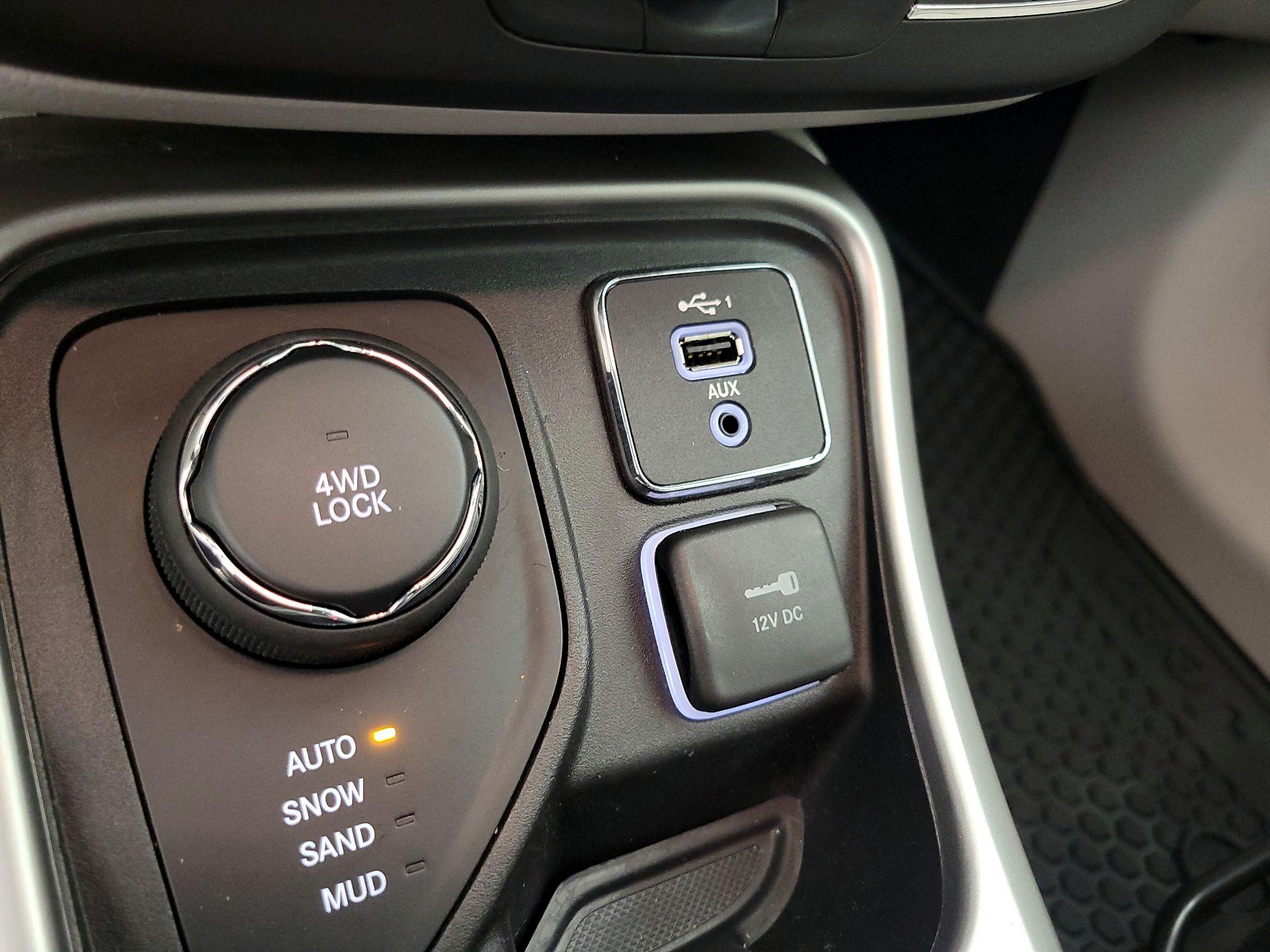 Thumbnail: 2019 Jeep Compass - 18