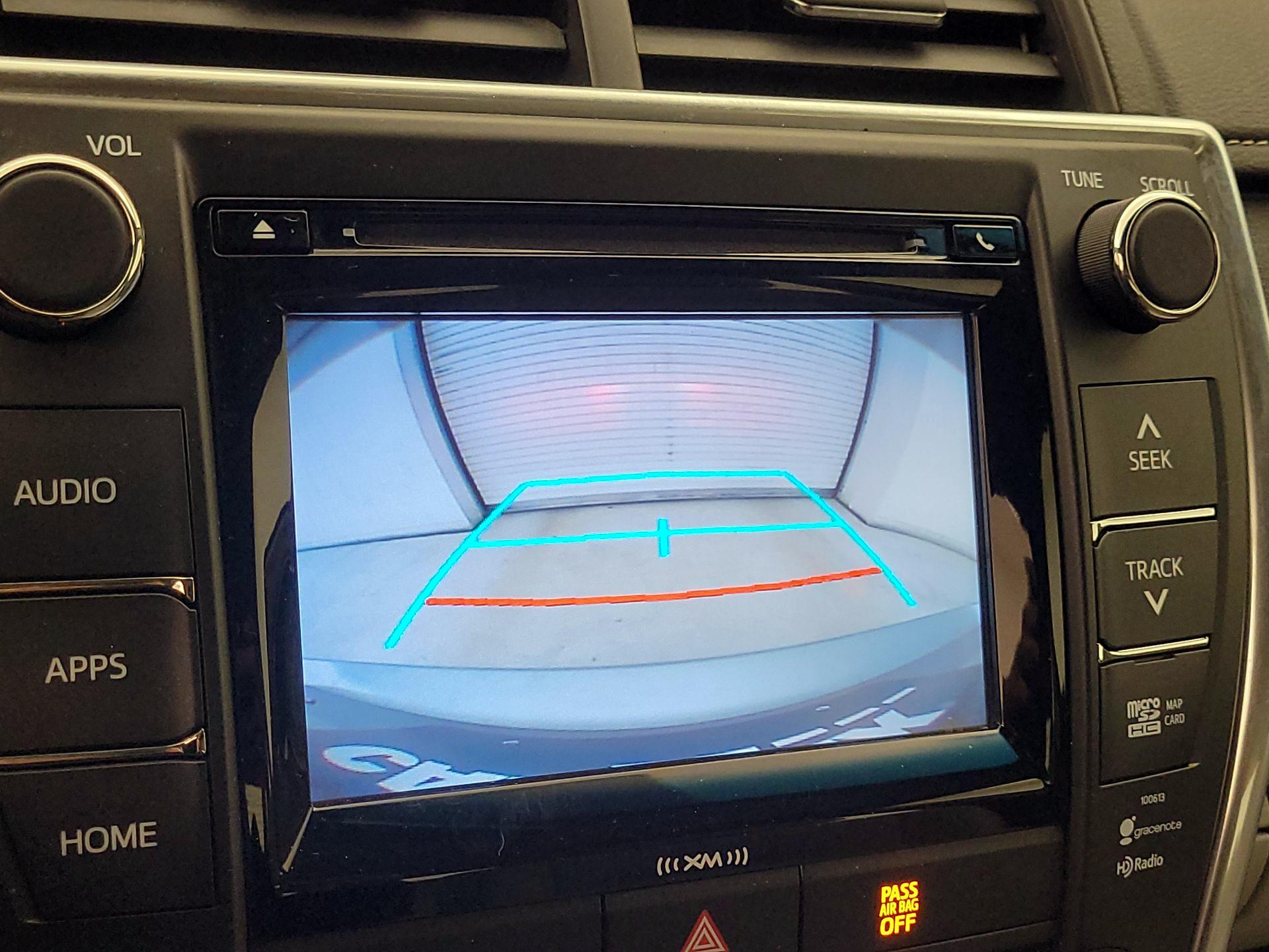 Thumbnail: 2016 Toyota Camry - 13