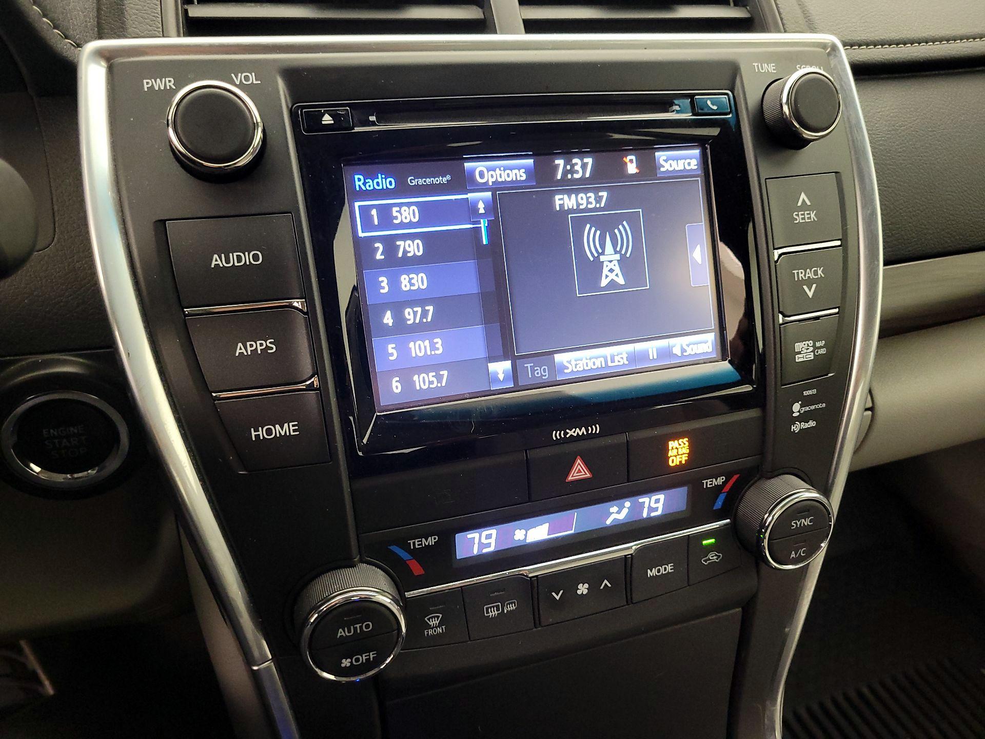 Thumbnail: 2016 Toyota Camry - 14