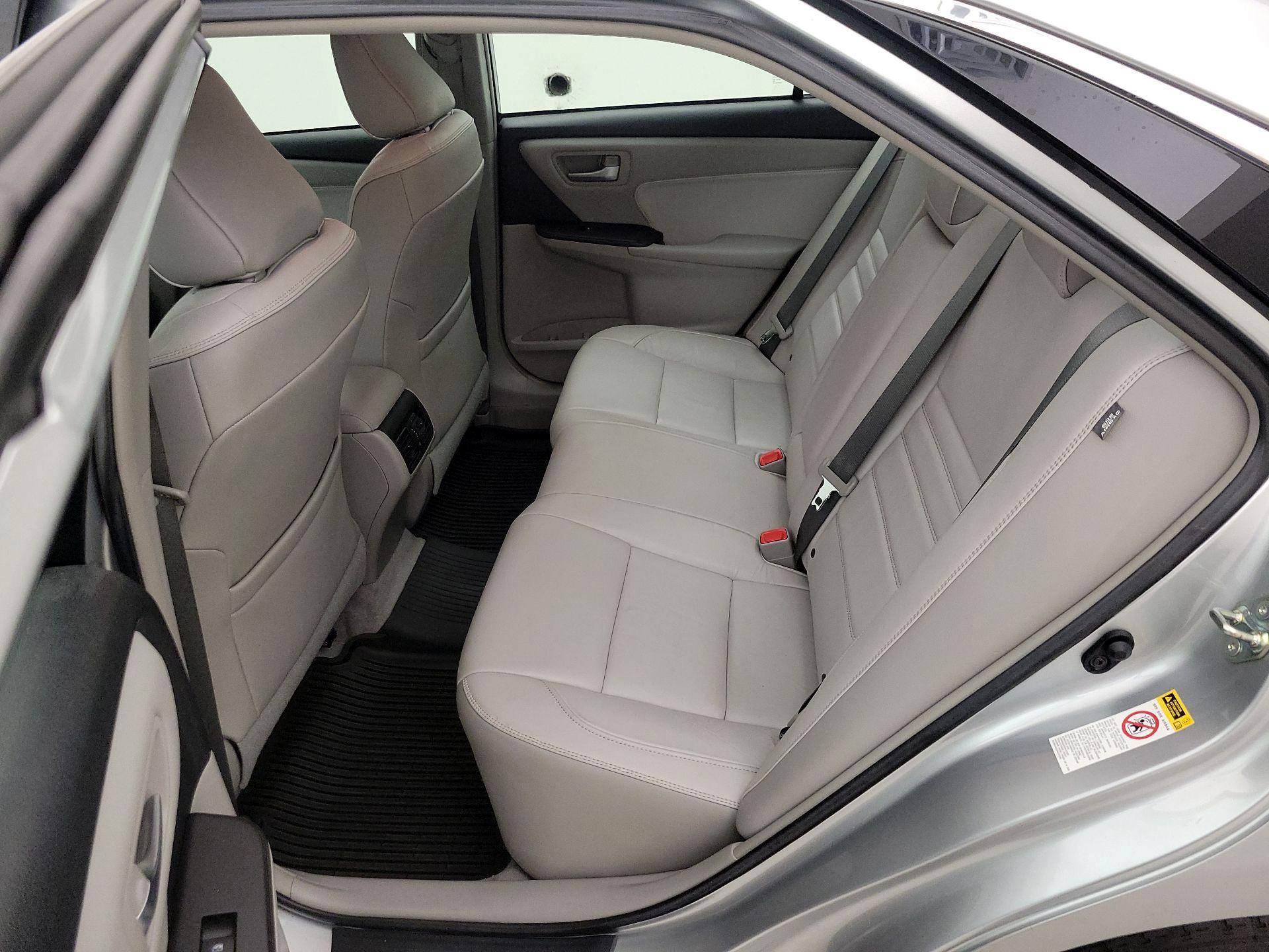 Thumbnail: 2016 Toyota Camry - 18