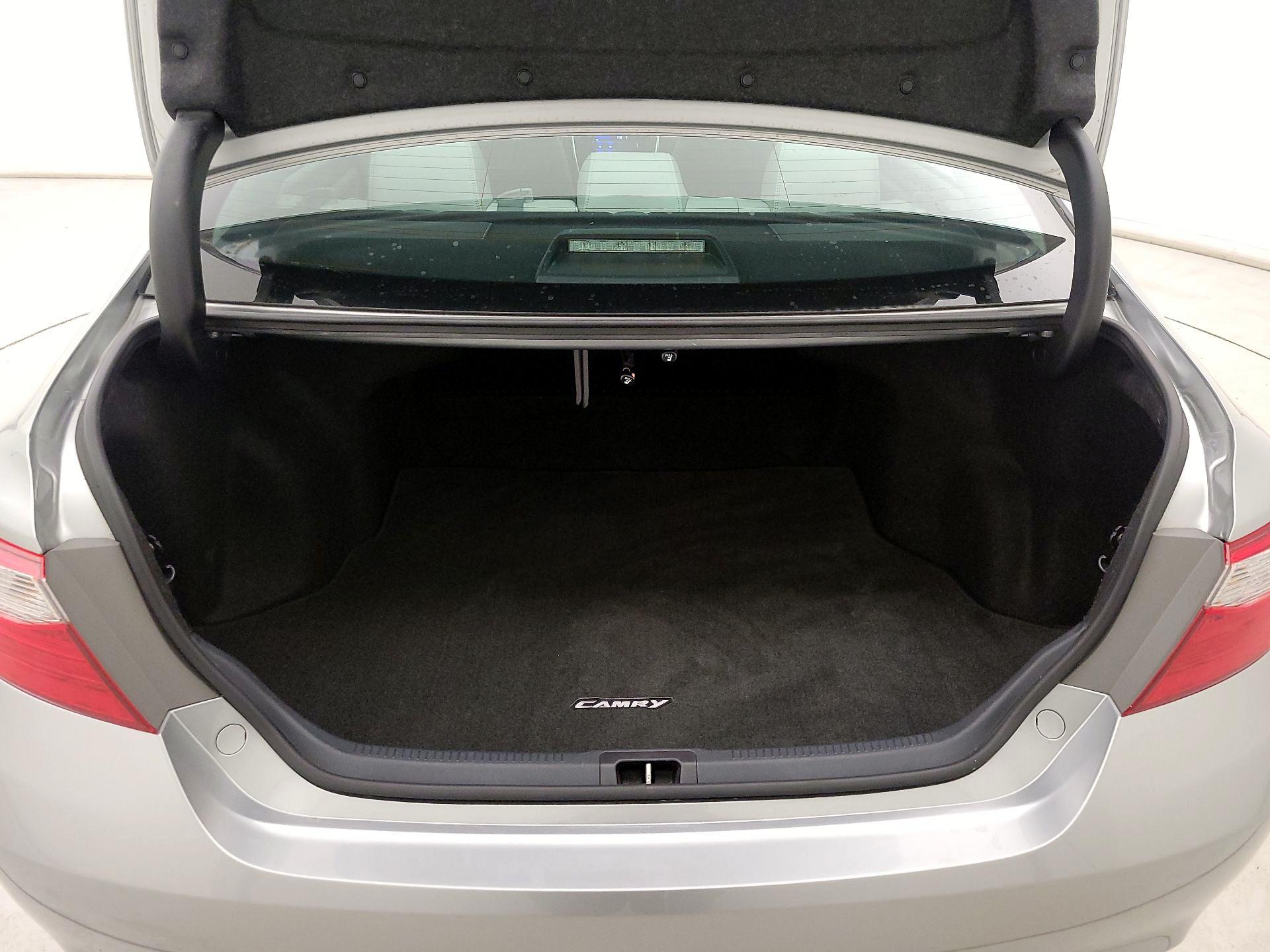 Thumbnail: 2016 Toyota Camry - 19