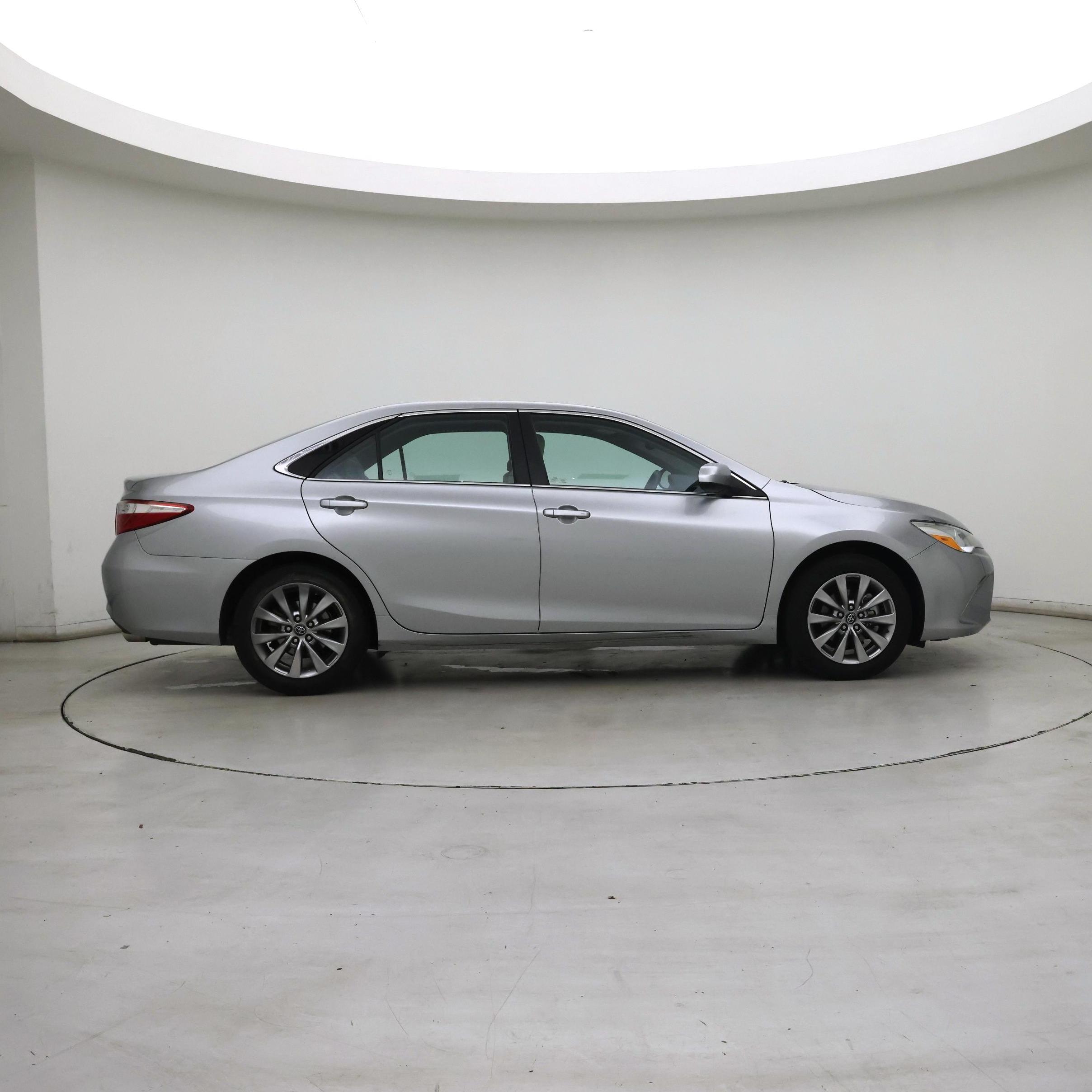 Thumbnail: 2016 Toyota Camry - 7