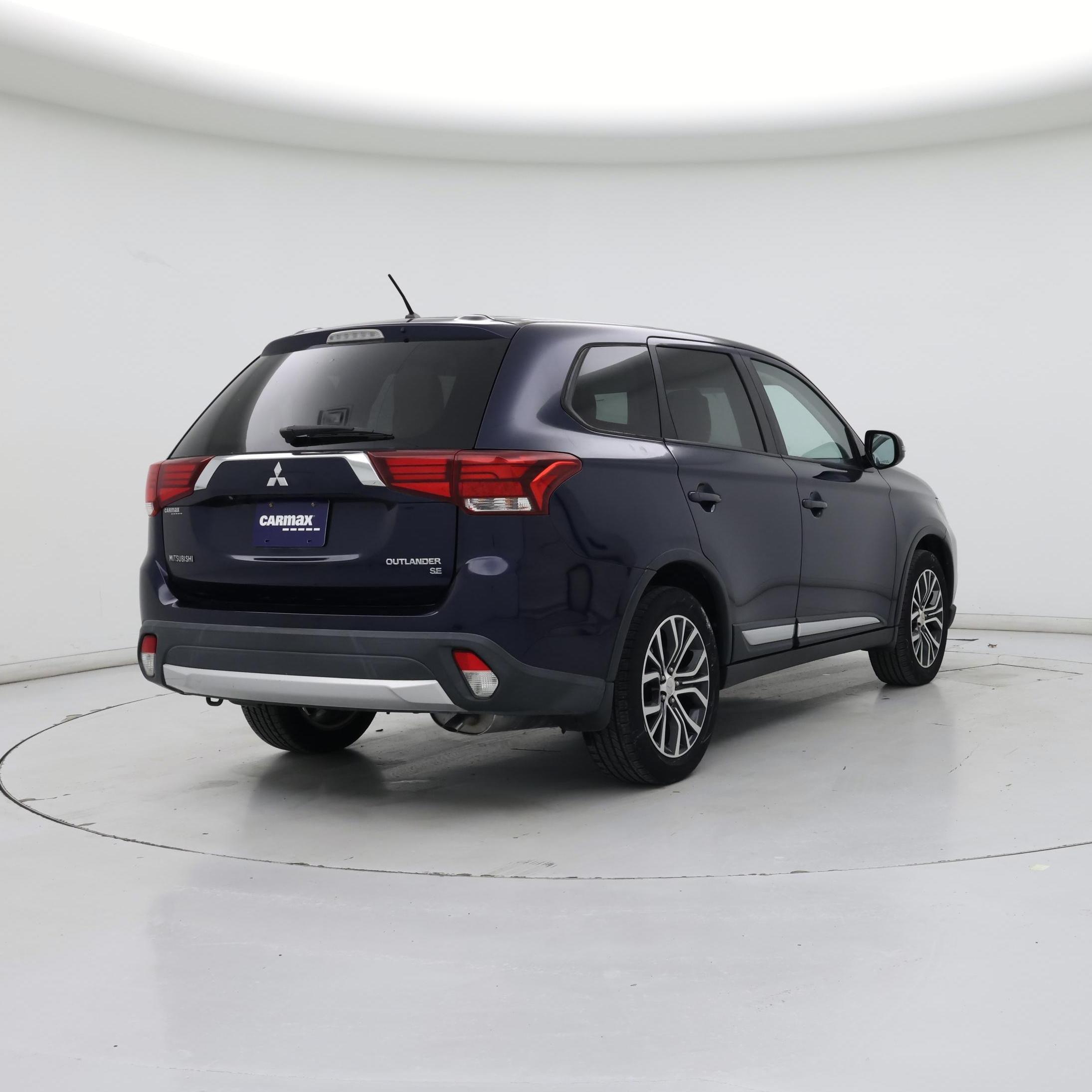 Thumbnail: 2016 Mitsubishi Outlander - 8