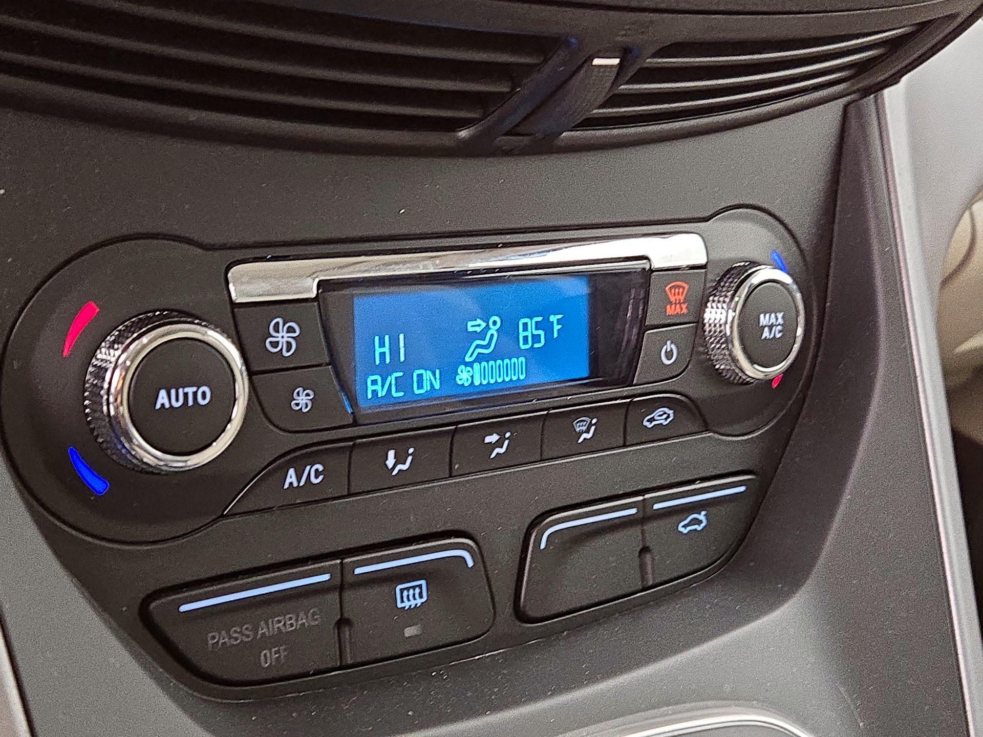 Thumbnail: 2014 Ford Escape - 16