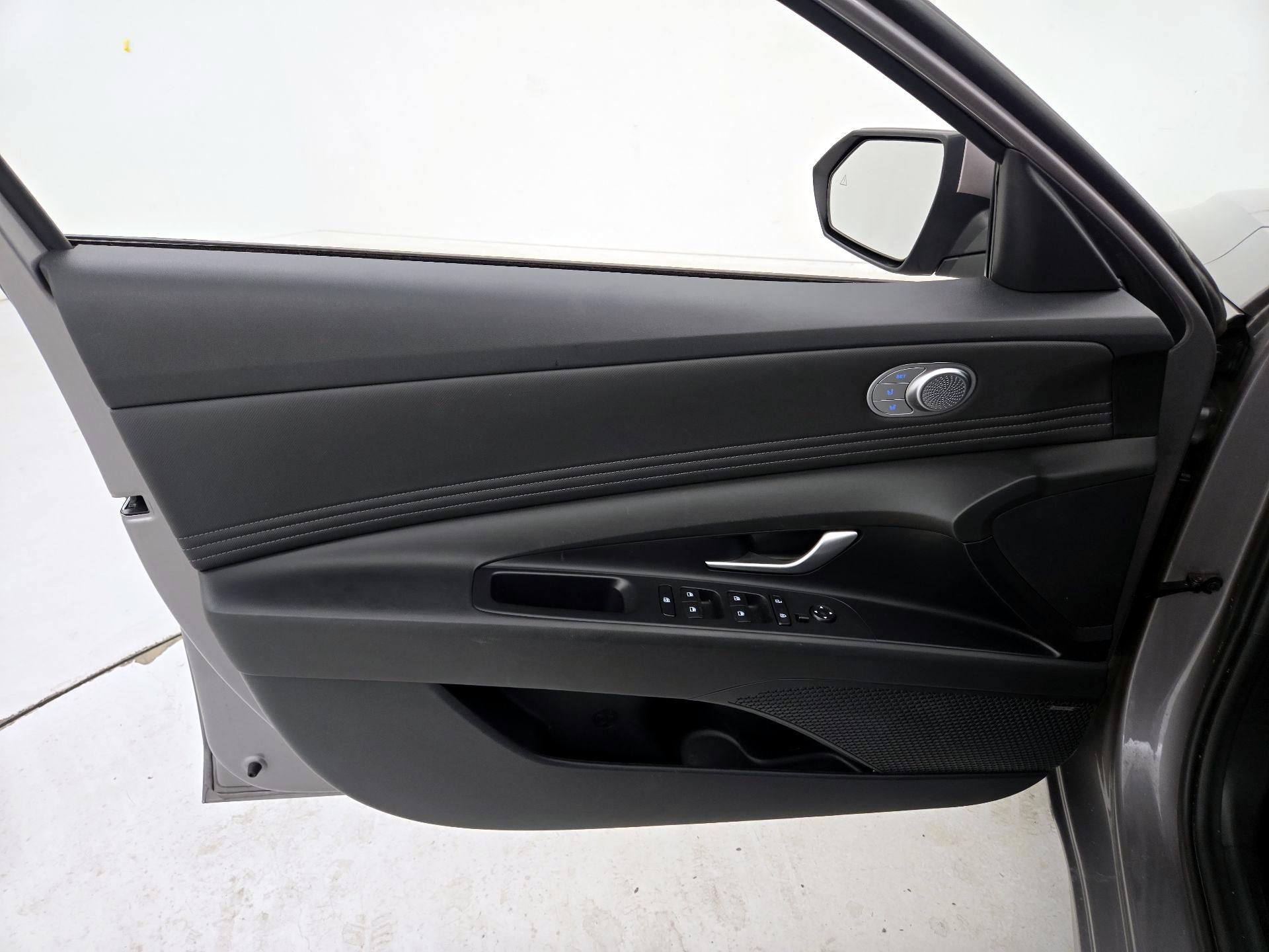 Thumbnail: 2023 Hyundai Elantra - 12