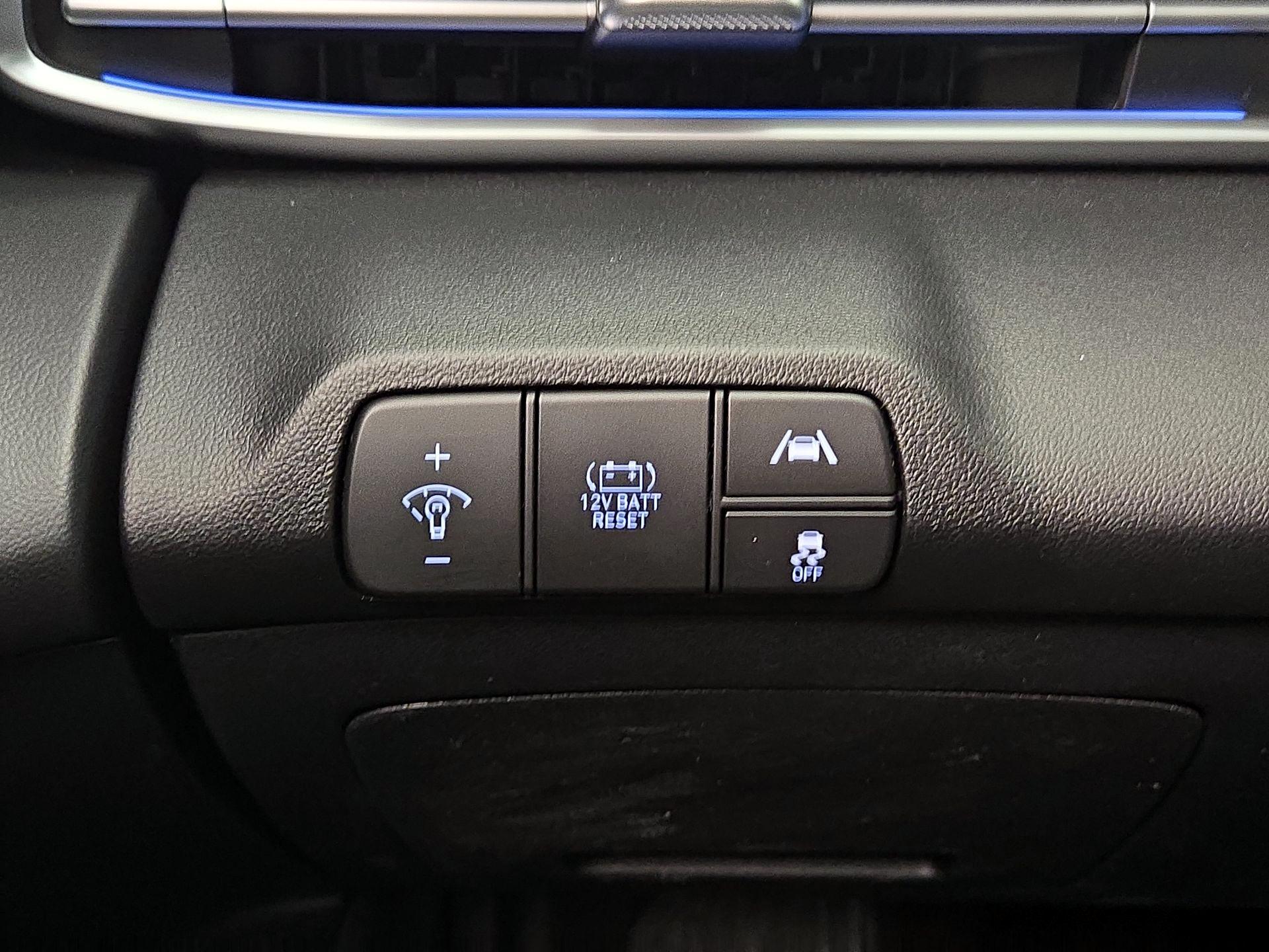 Thumbnail: 2023 Hyundai Elantra - 13