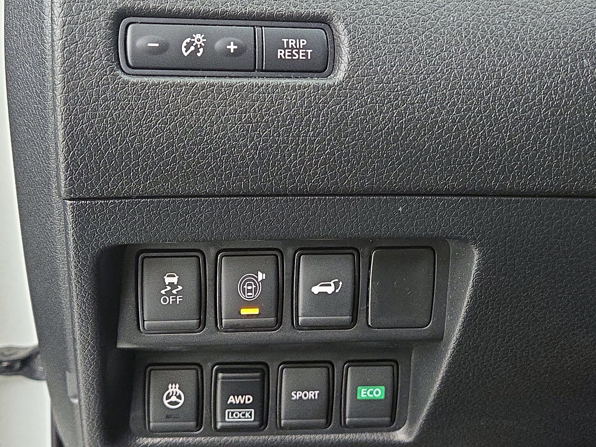 Thumbnail: 2017 Nissan Rogue - 13