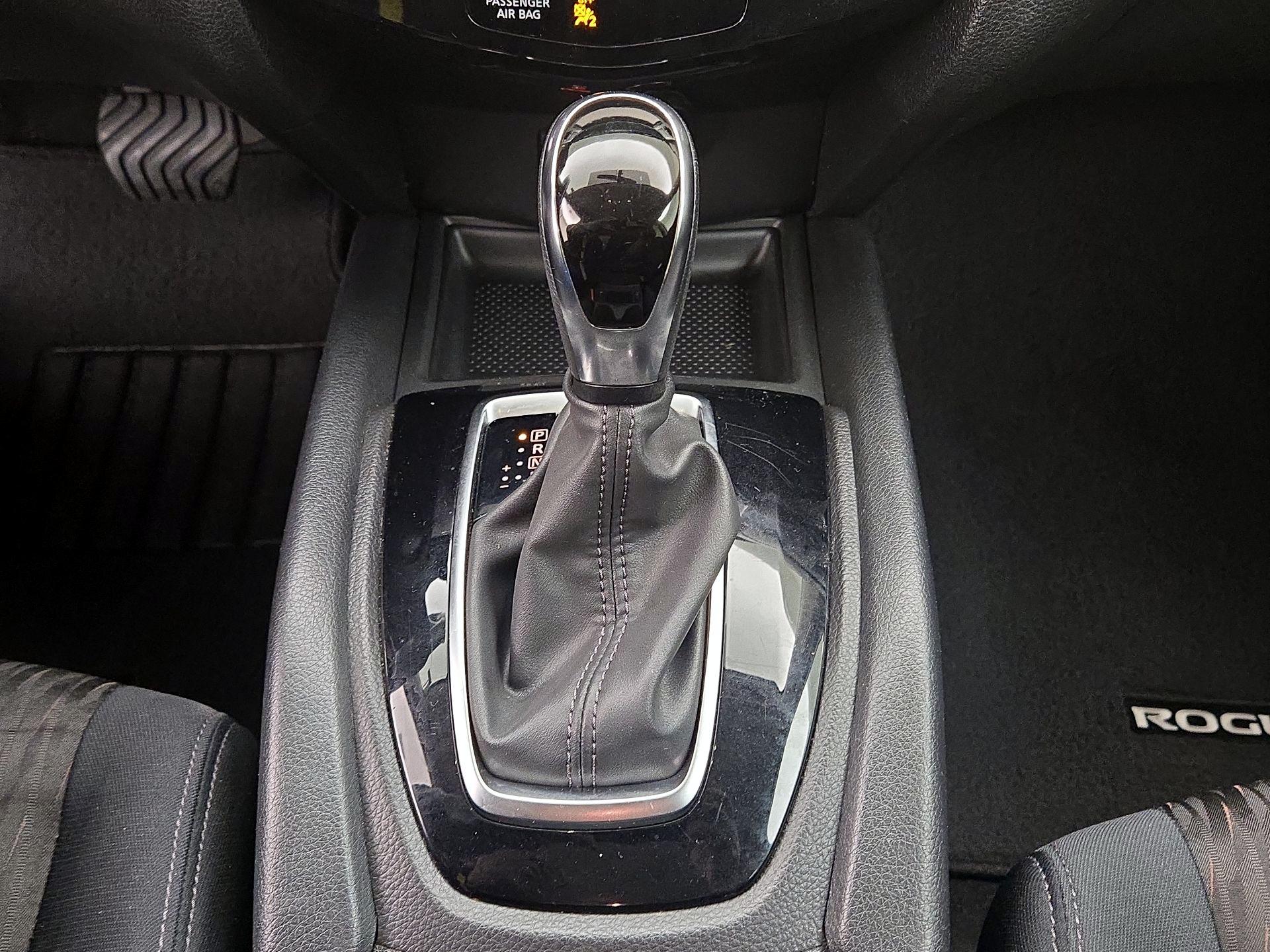 Thumbnail: 2017 Nissan Rogue - 17