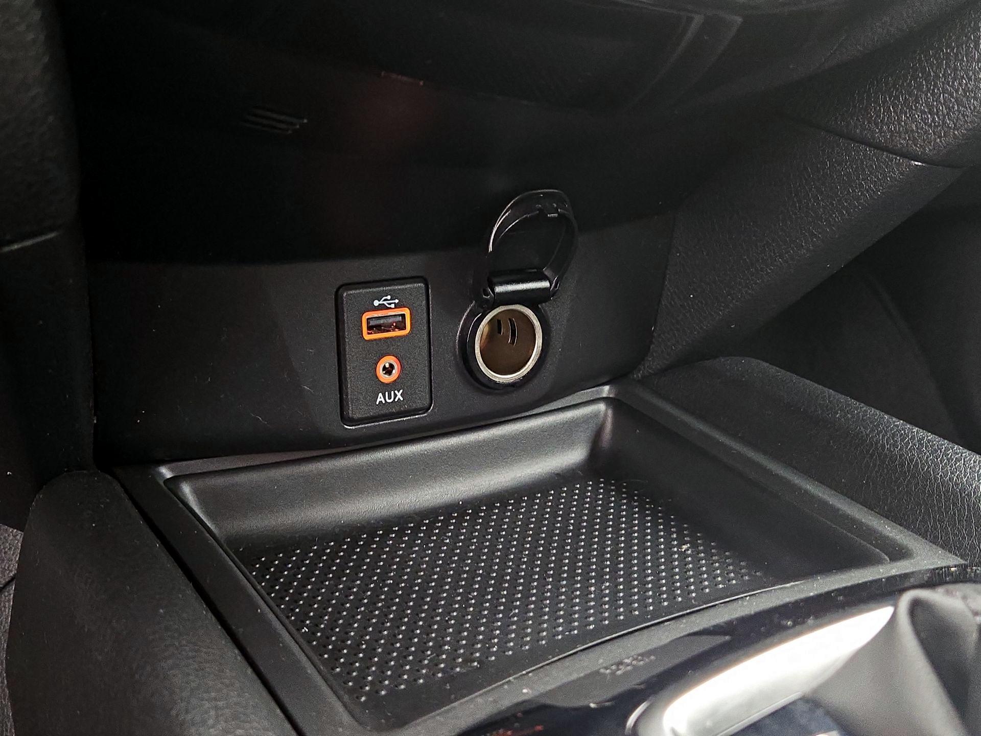 Thumbnail: 2017 Nissan Rogue - 18