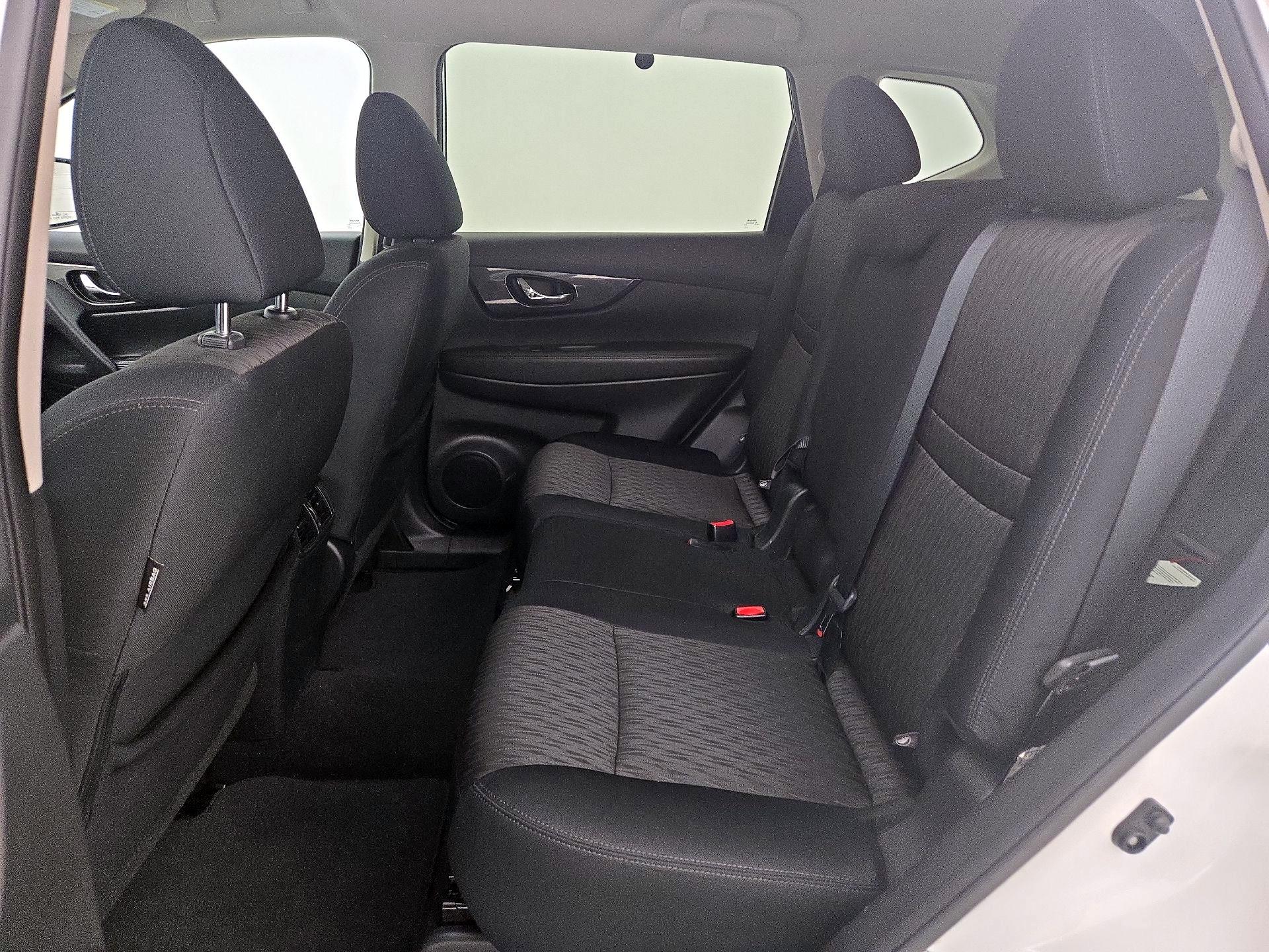 Thumbnail: 2017 Nissan Rogue - 19