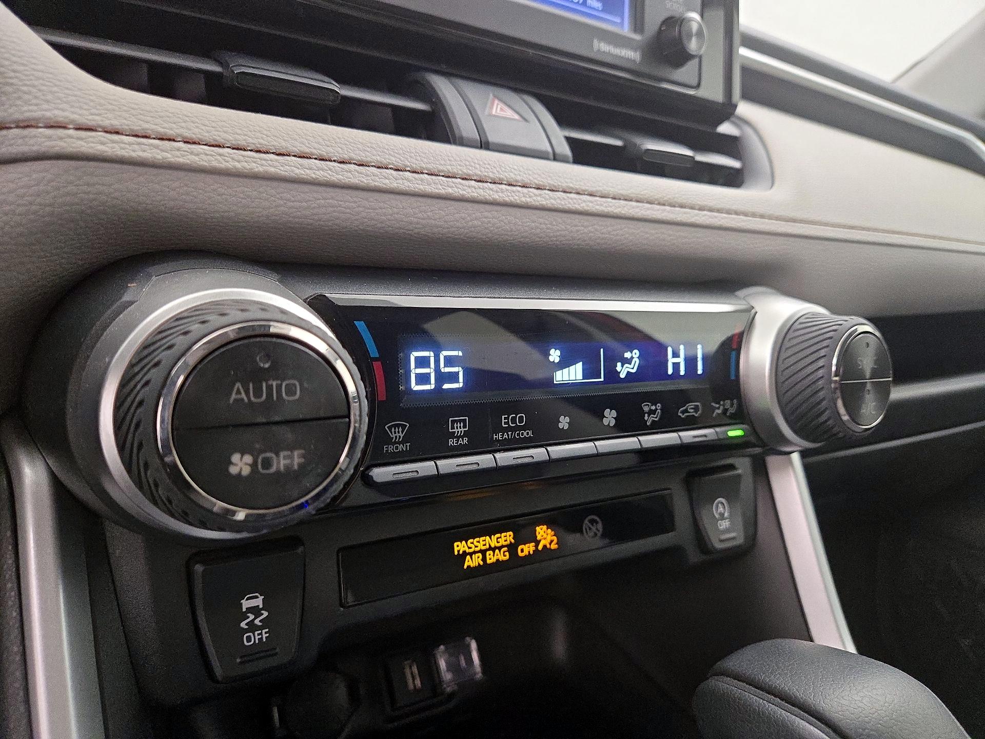 Thumbnail: 2021 Toyota RAV4 - 16