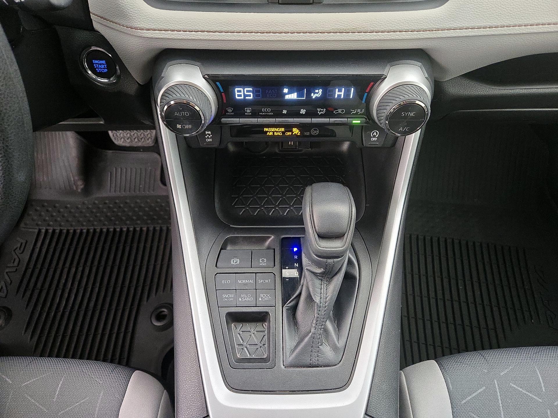 Thumbnail: 2021 Toyota RAV4 - 17