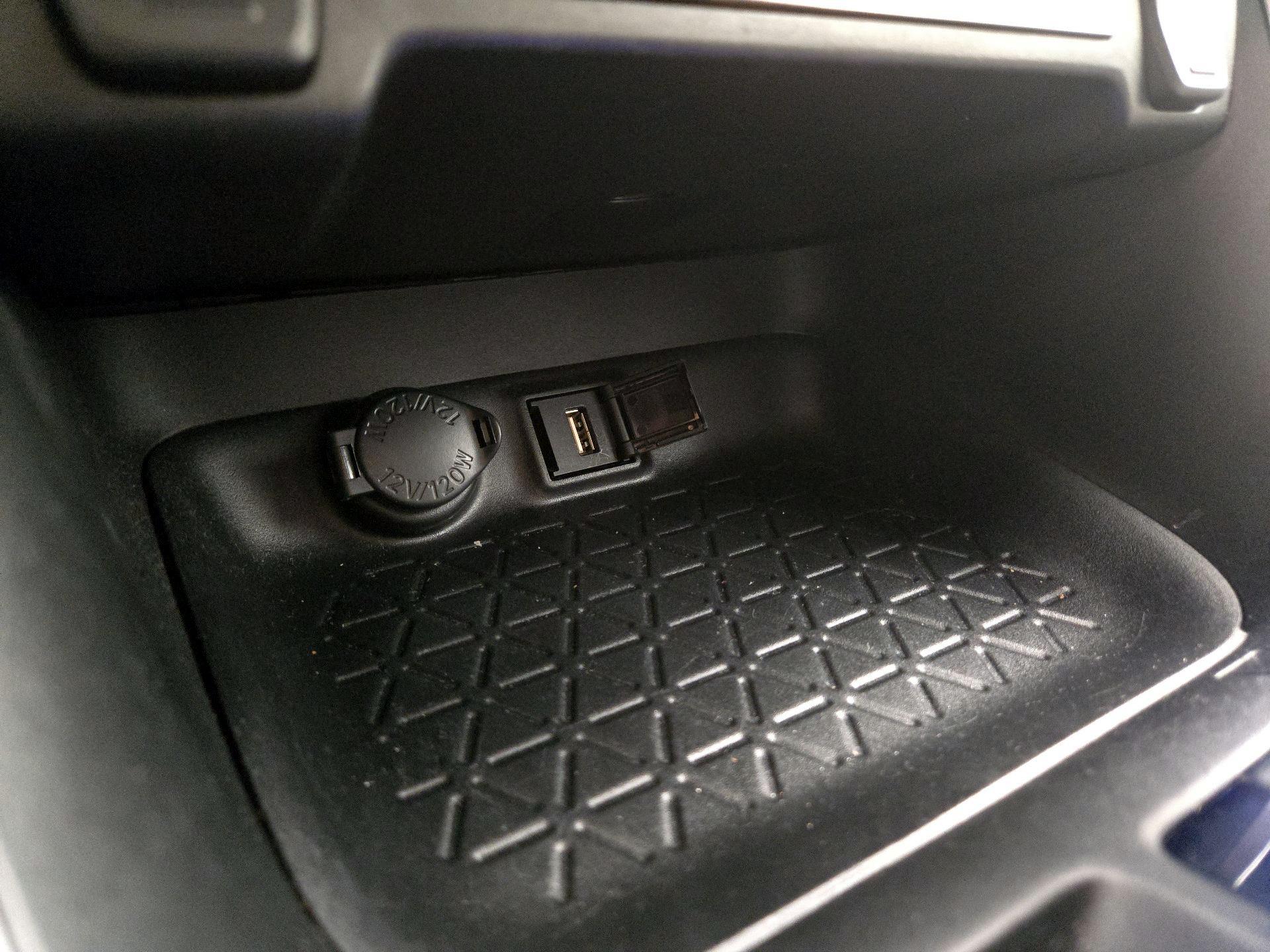 Thumbnail: 2021 Toyota RAV4 - 18