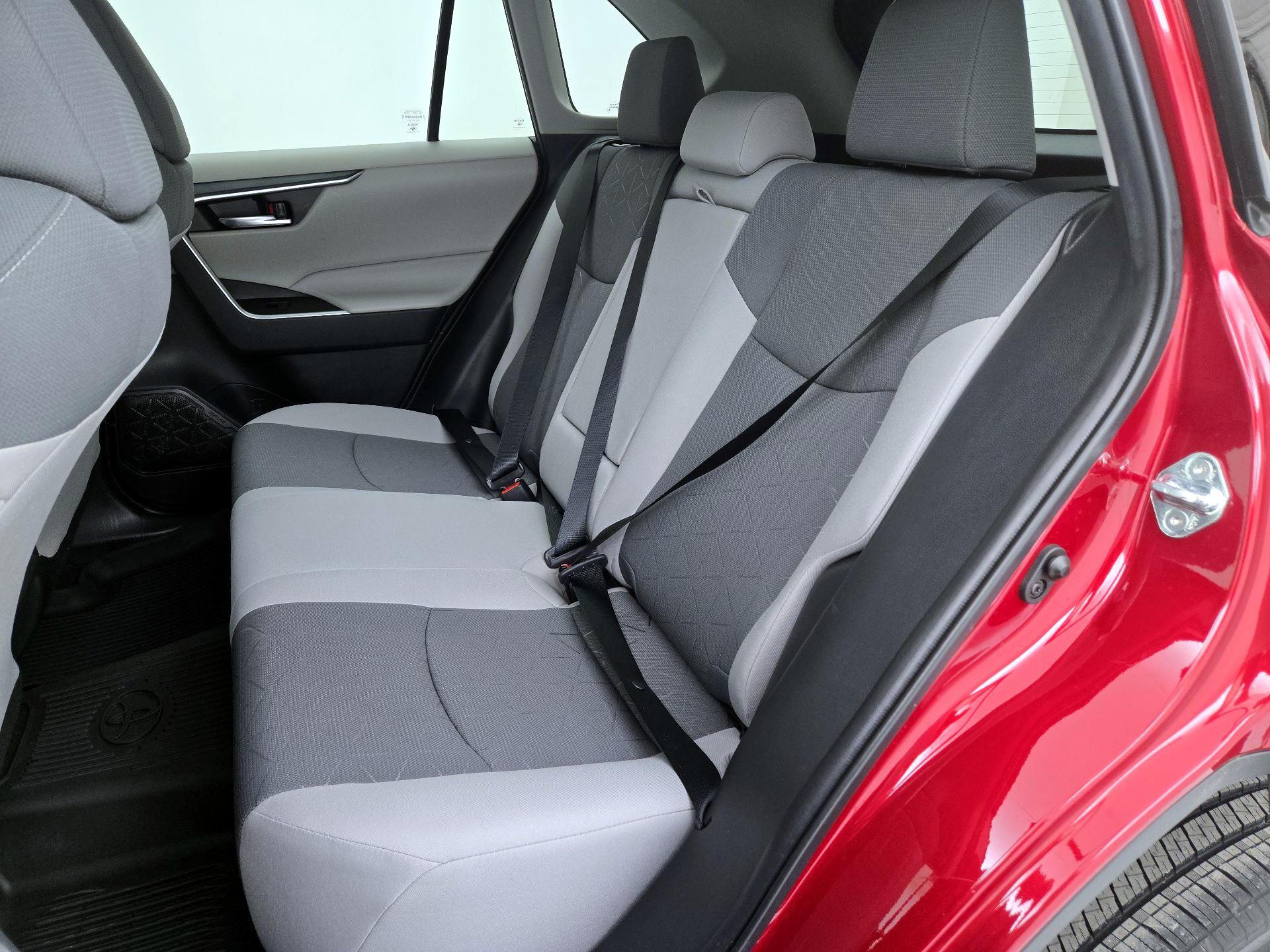 Thumbnail: 2021 Toyota RAV4 - 19