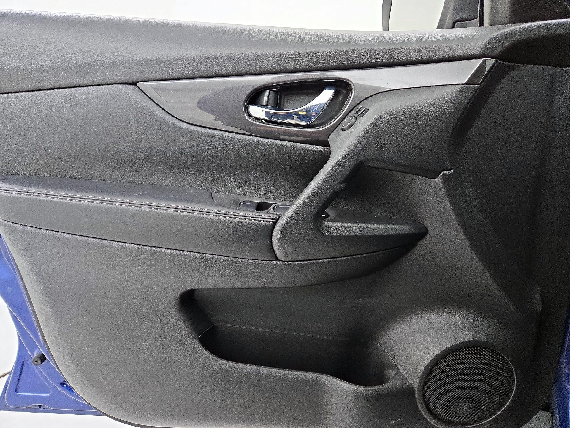 Thumbnail: 2020 Nissan Rogue - 12