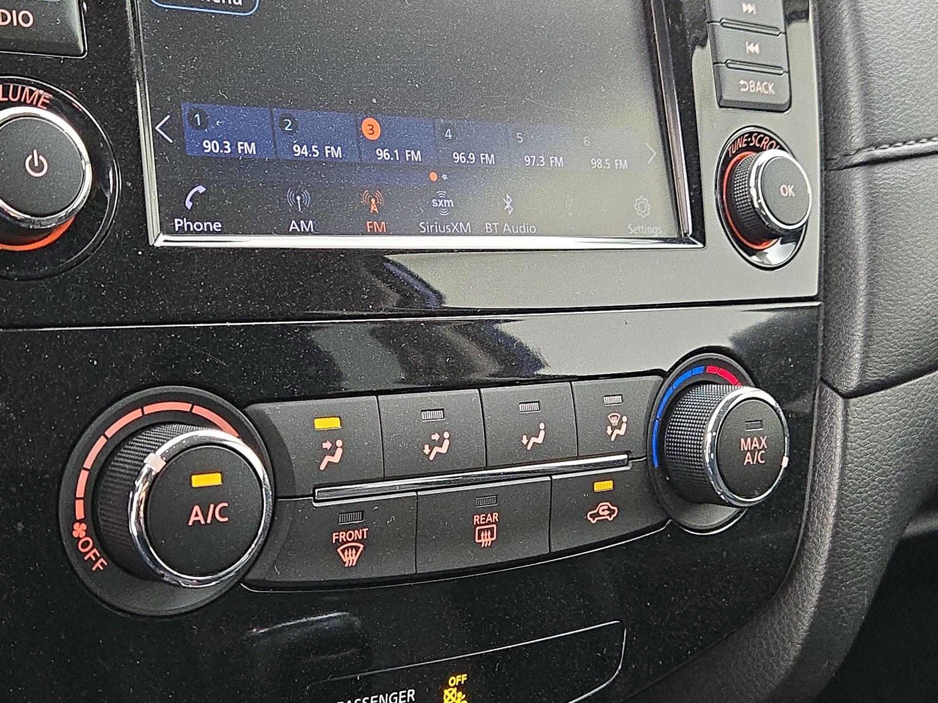 Thumbnail: 2020 Nissan Rogue - 16