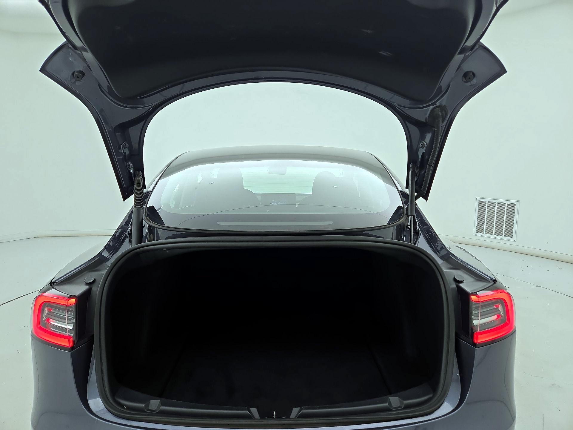 Thumbnail: 2023 Tesla Model 3 - 20