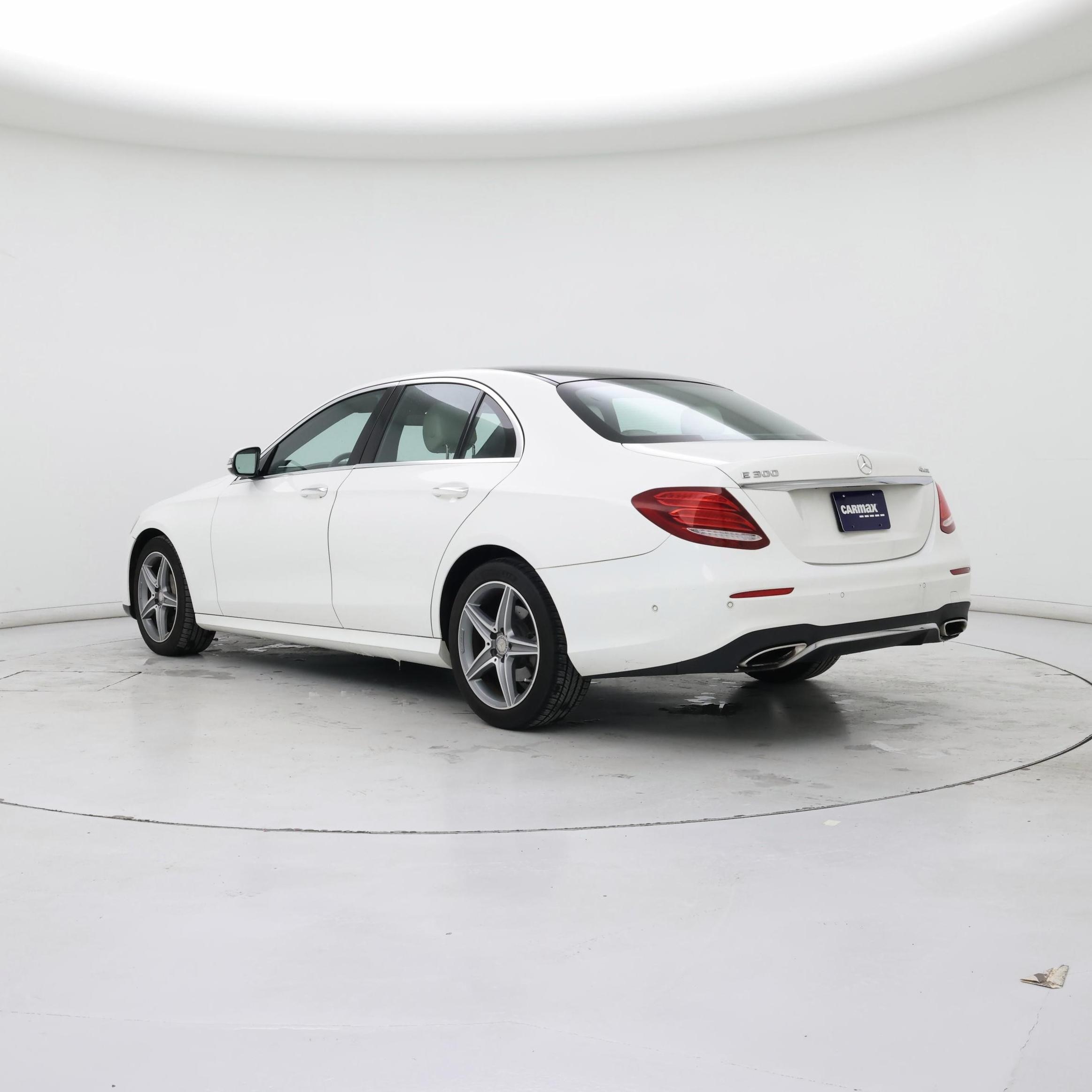 Thumbnail: 2017 Mercedes-Benz E-Class - 2