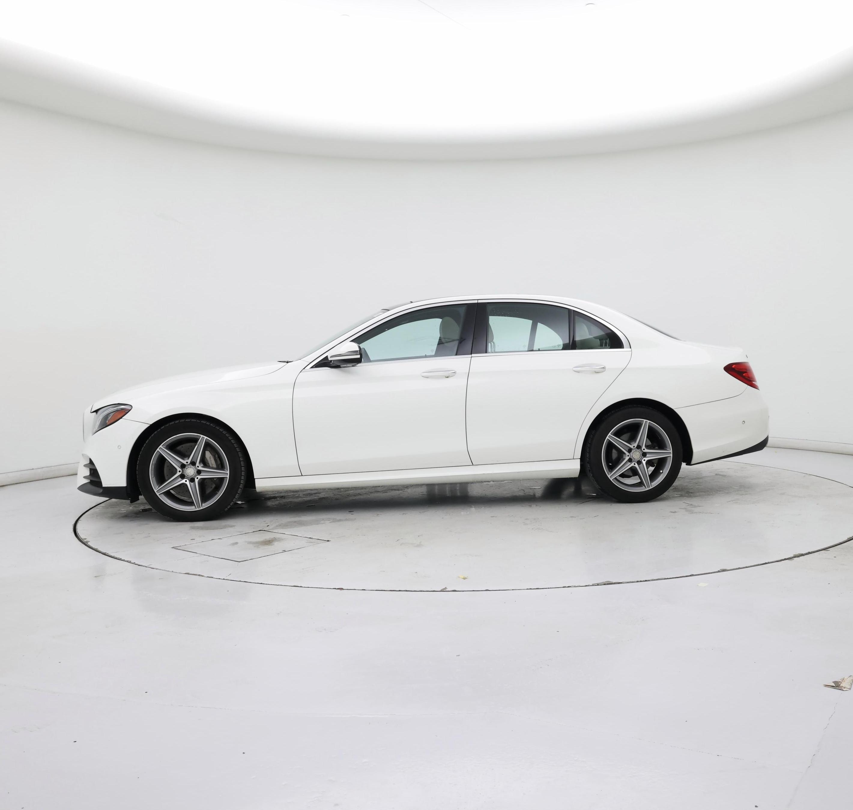 Thumbnail: 2017 Mercedes-Benz E-Class - 3