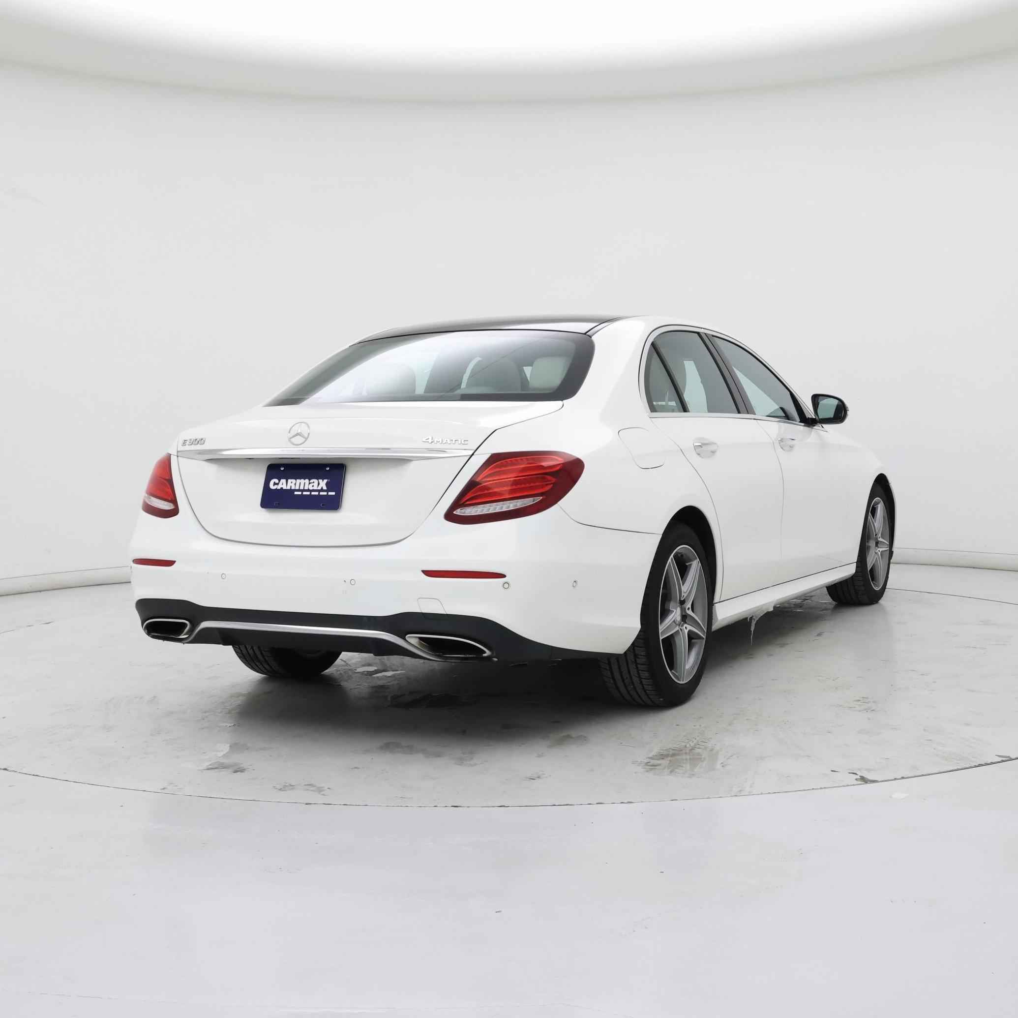 Thumbnail: 2017 Mercedes-Benz E-Class - 8