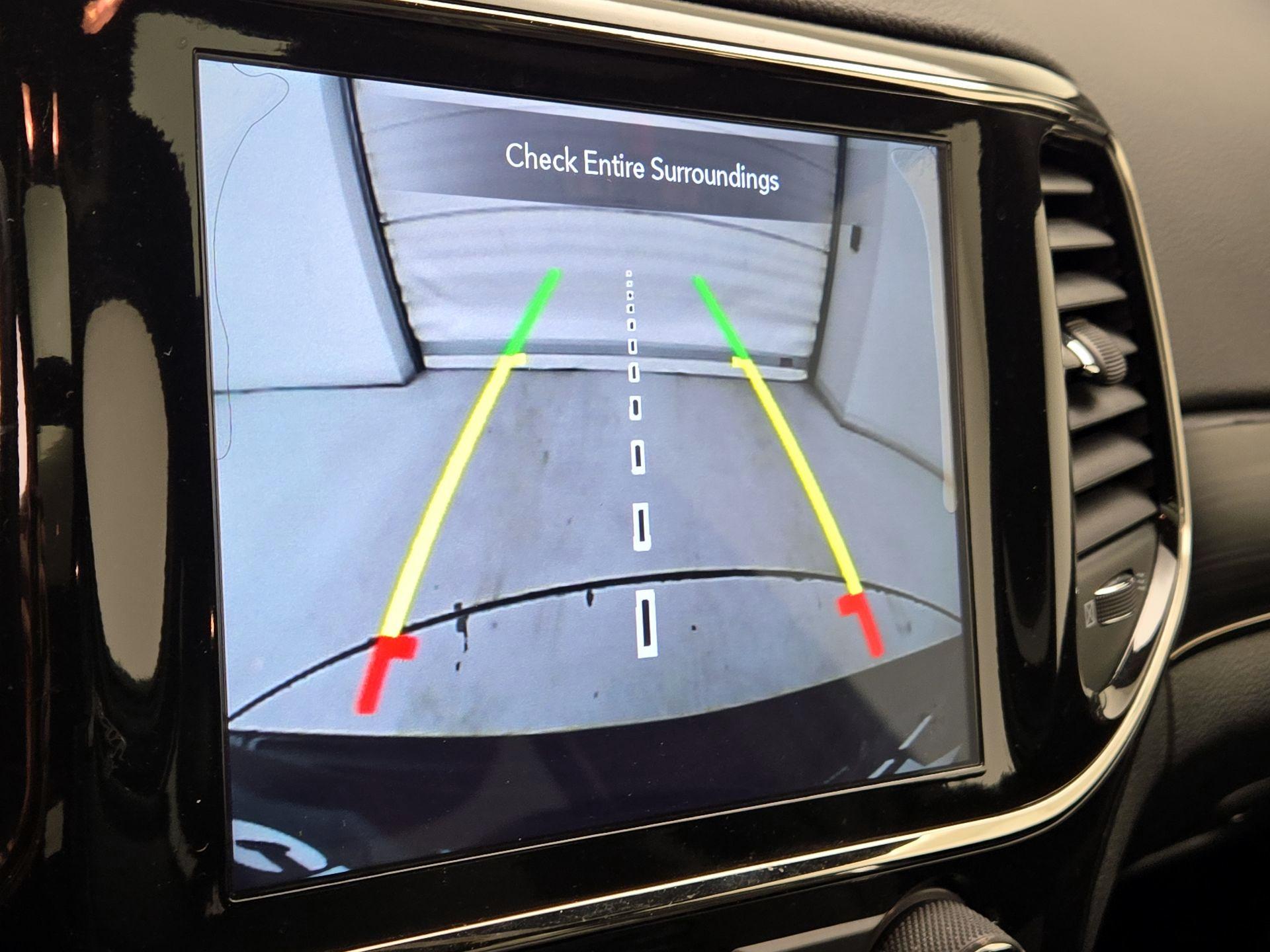 Thumbnail: 2021 Jeep Grand Cherokee - 14