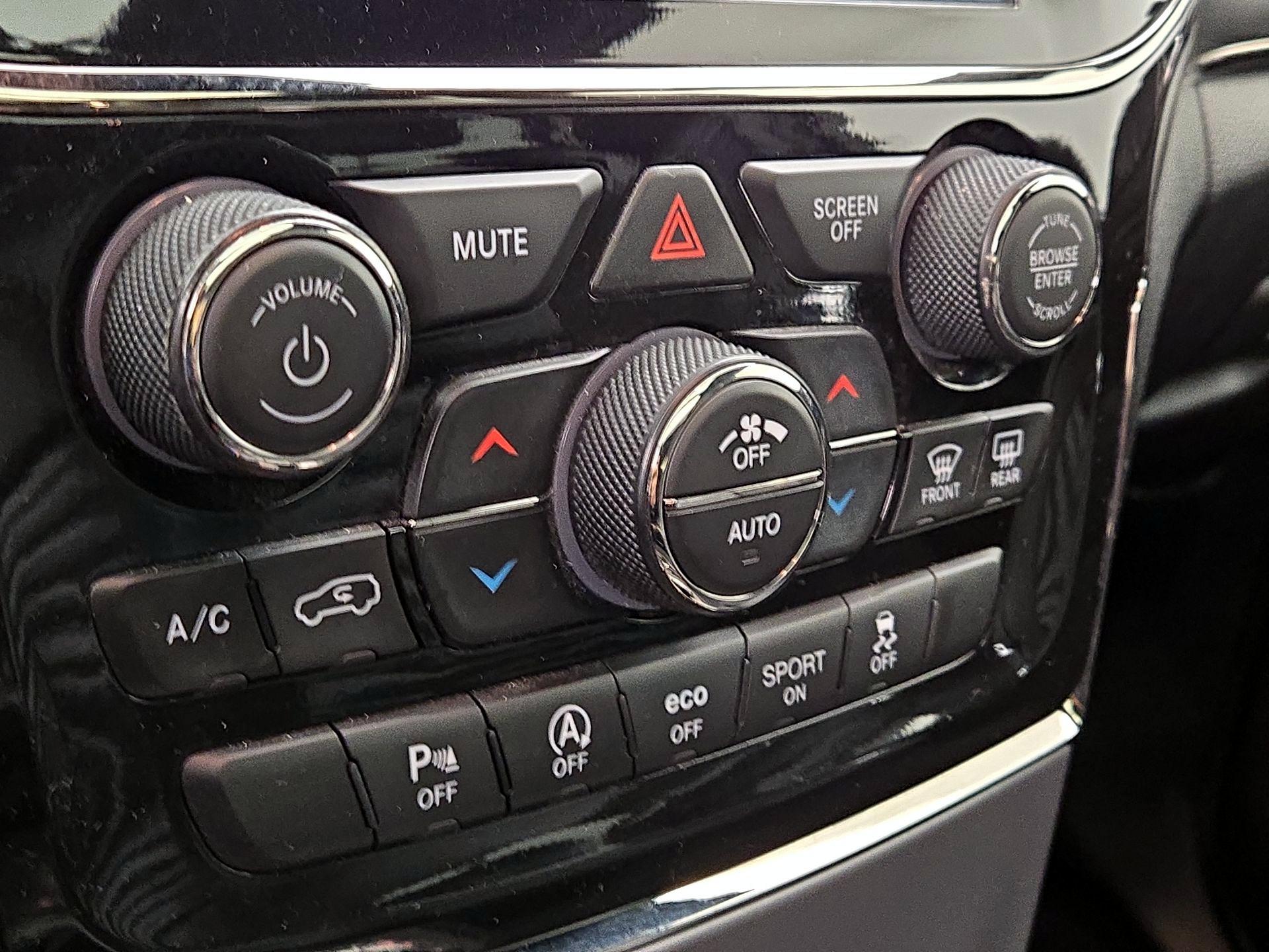 Thumbnail: 2021 Jeep Grand Cherokee - 16