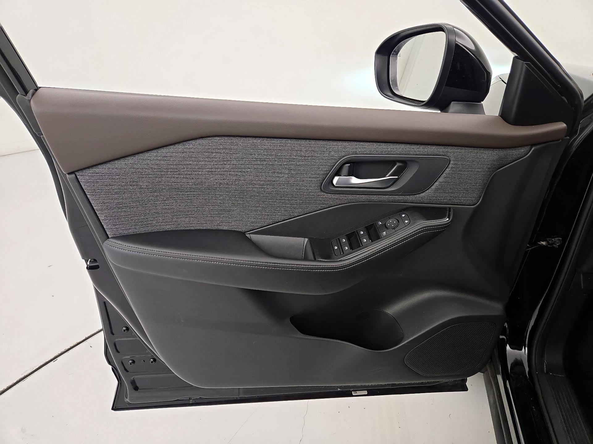 Thumbnail: 2023 Nissan Rogue - 12