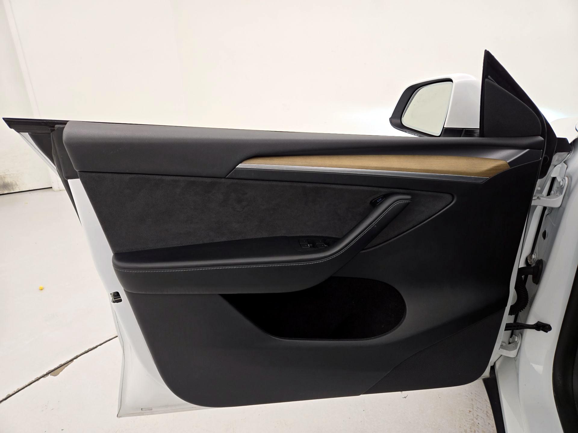 Thumbnail: 2023 Tesla Model Y - 12