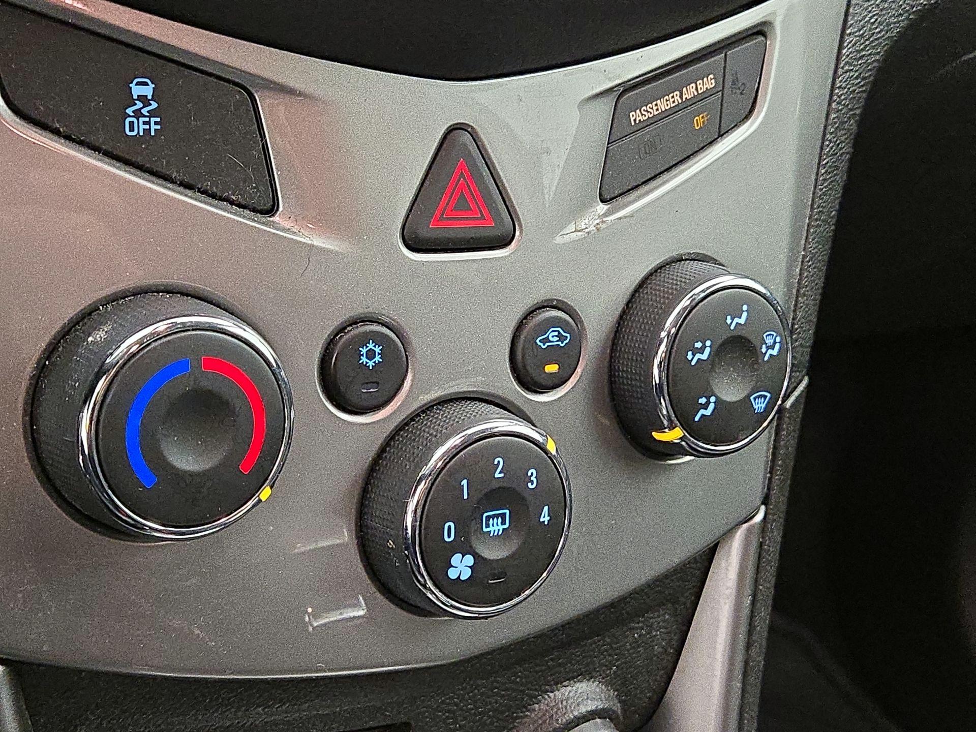 Thumbnail: 2016 Chevrolet Trax - 15