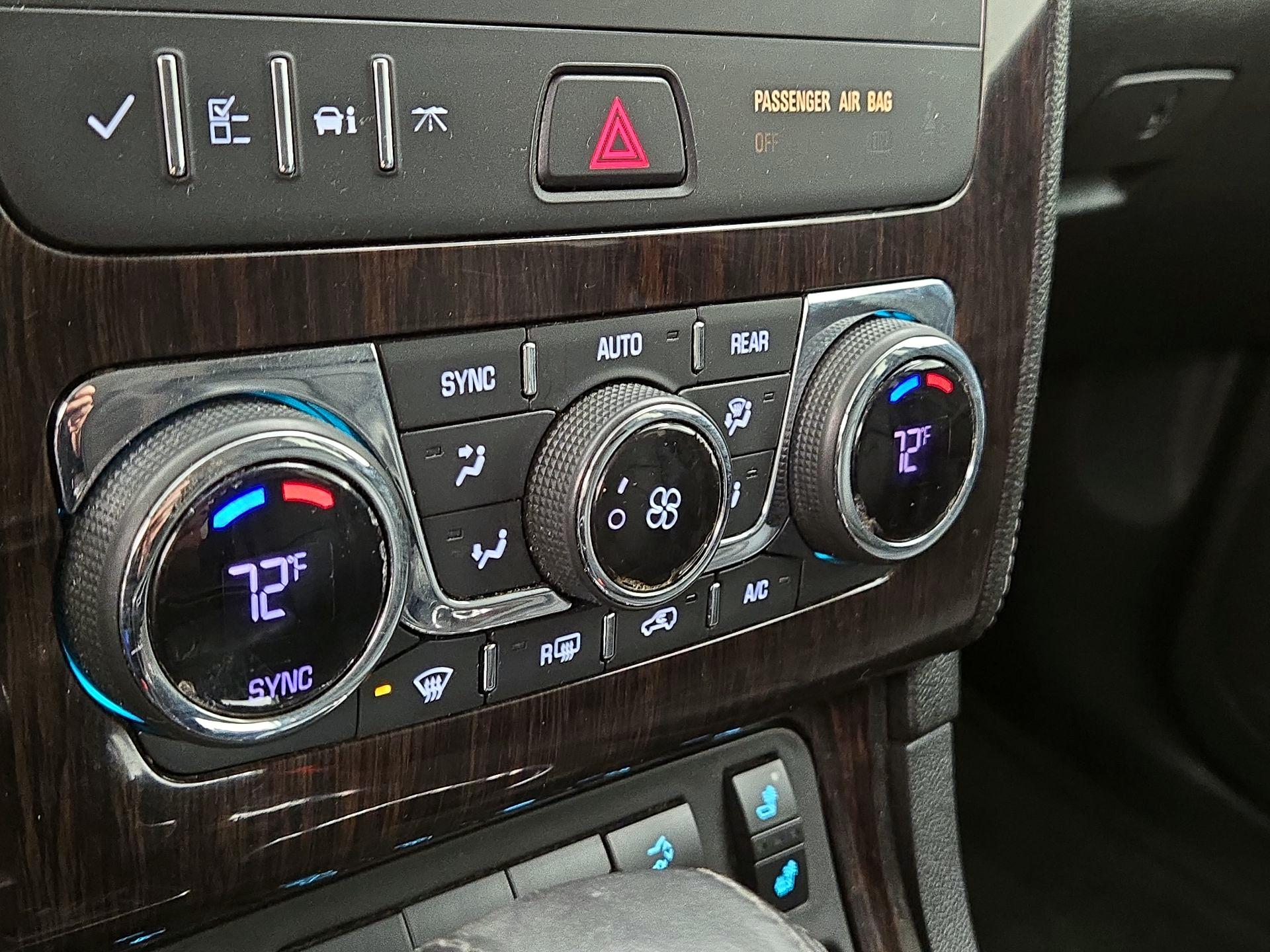 Thumbnail: 2015 Chevrolet Traverse - 17