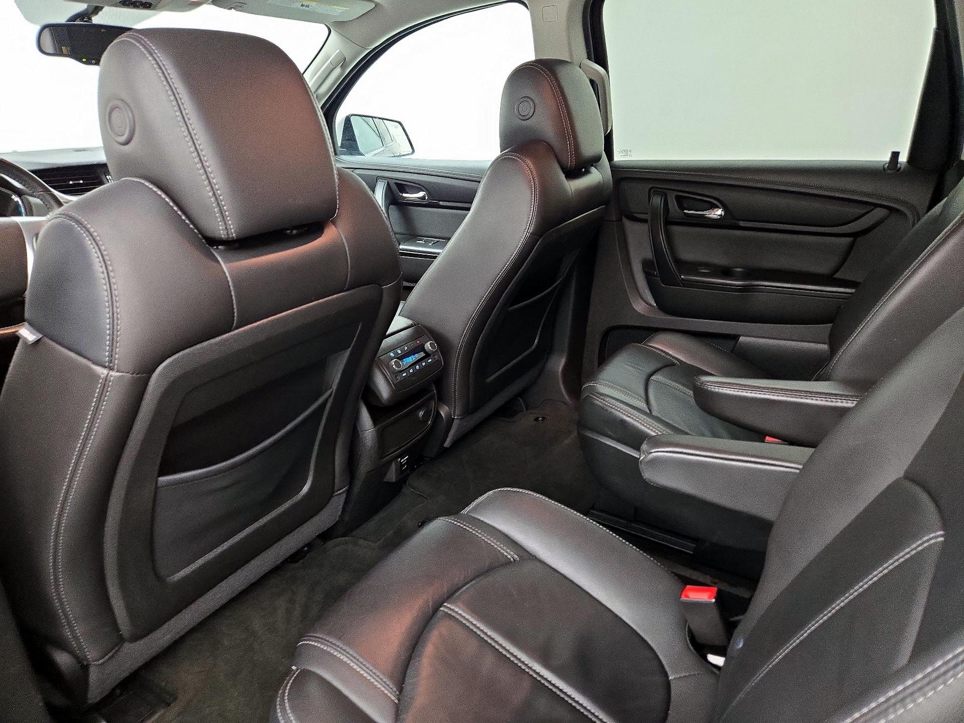 Thumbnail: 2015 Chevrolet Traverse - 20