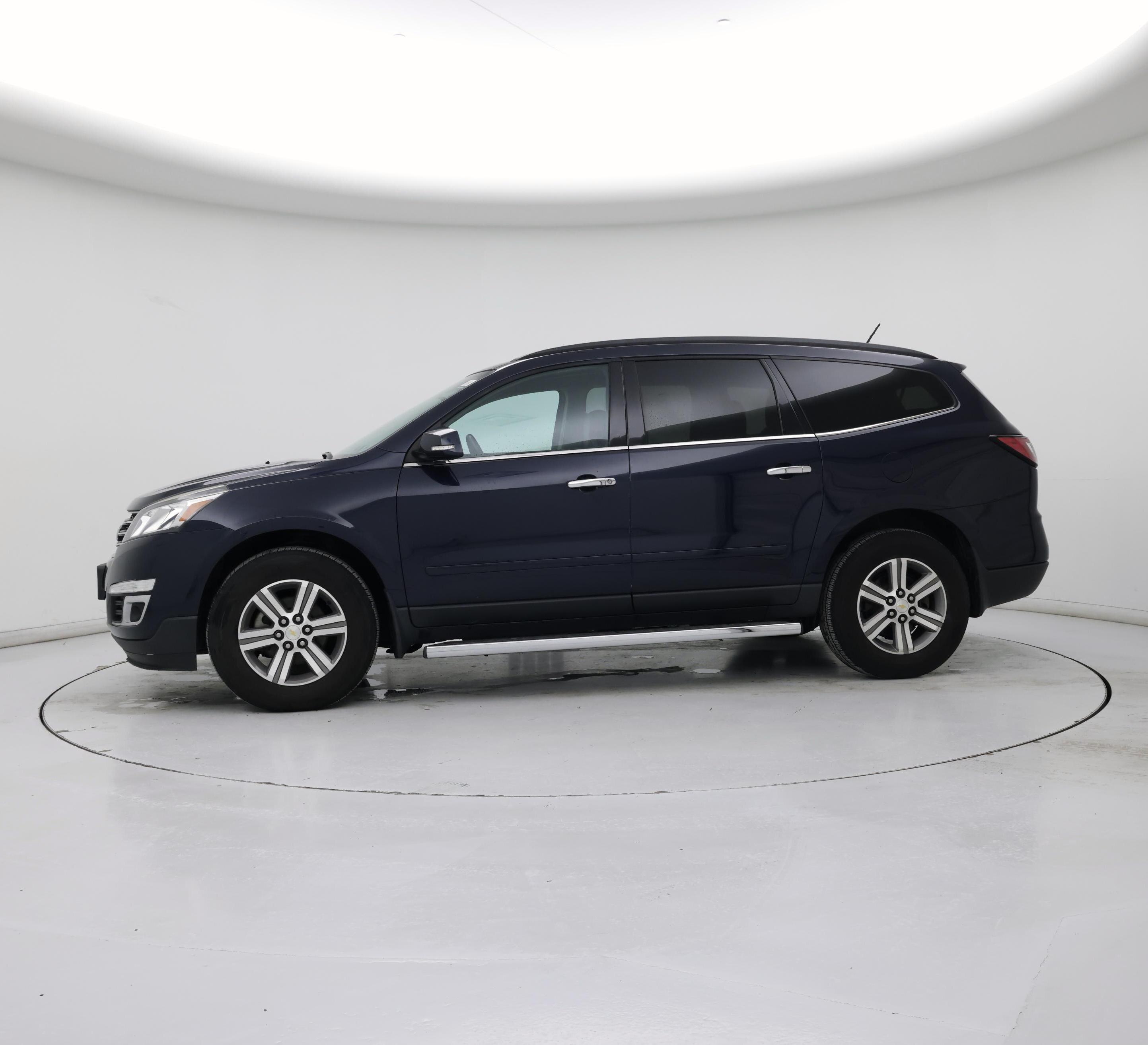 Thumbnail: 2015 Chevrolet Traverse - 3