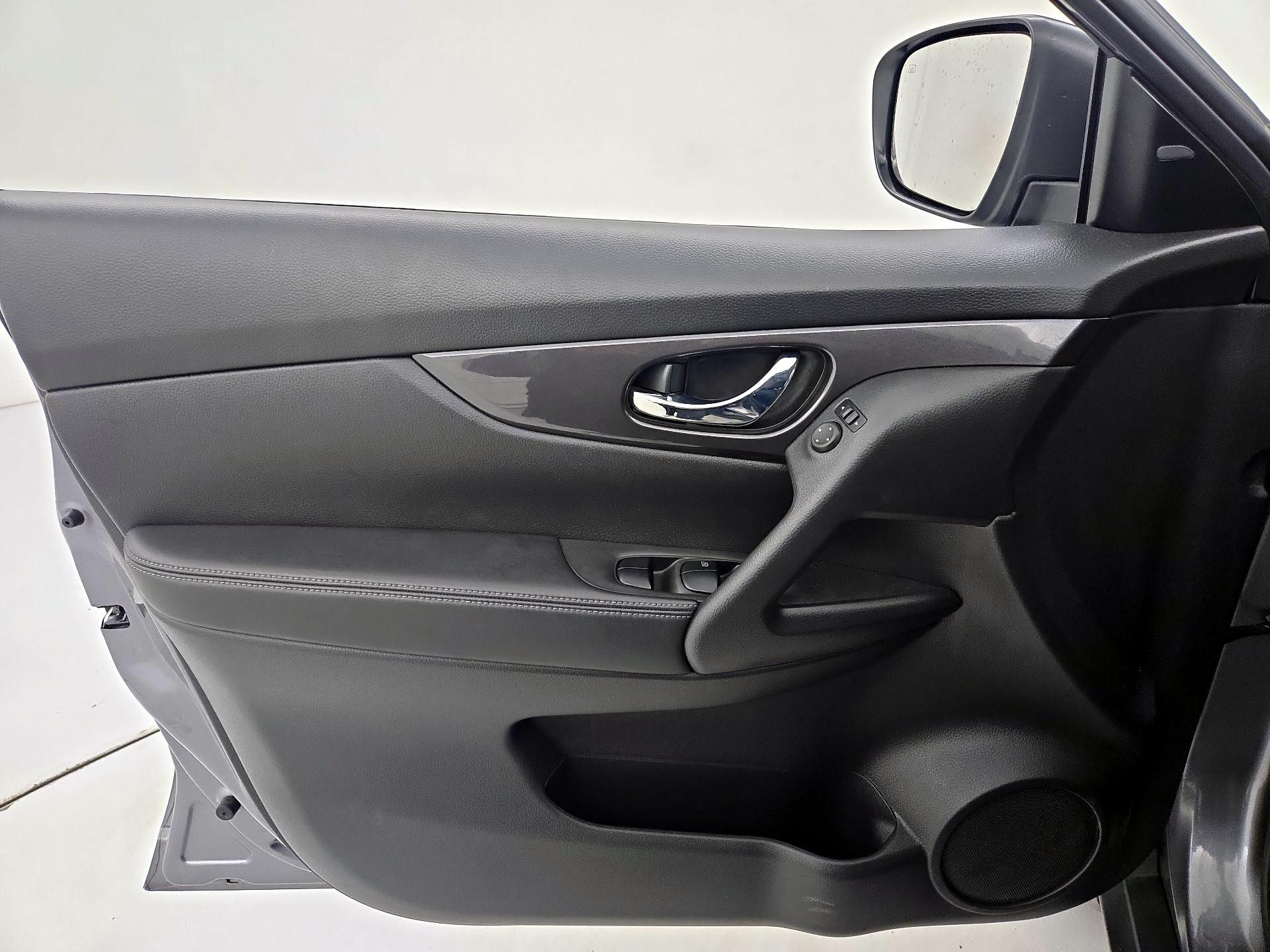 Thumbnail: 2020 Nissan Rogue - 12