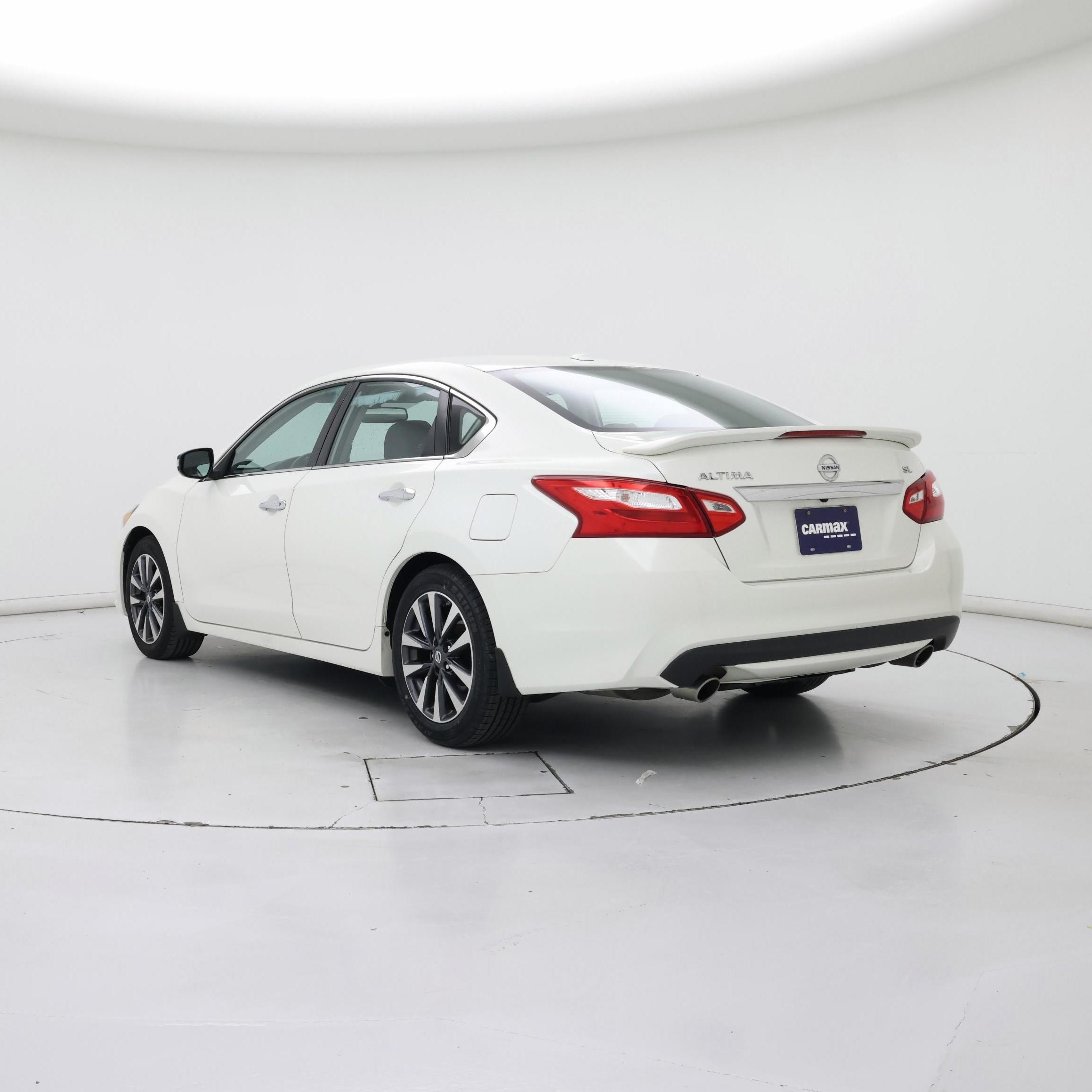 Thumbnail: 2017 Nissan Altima - 2