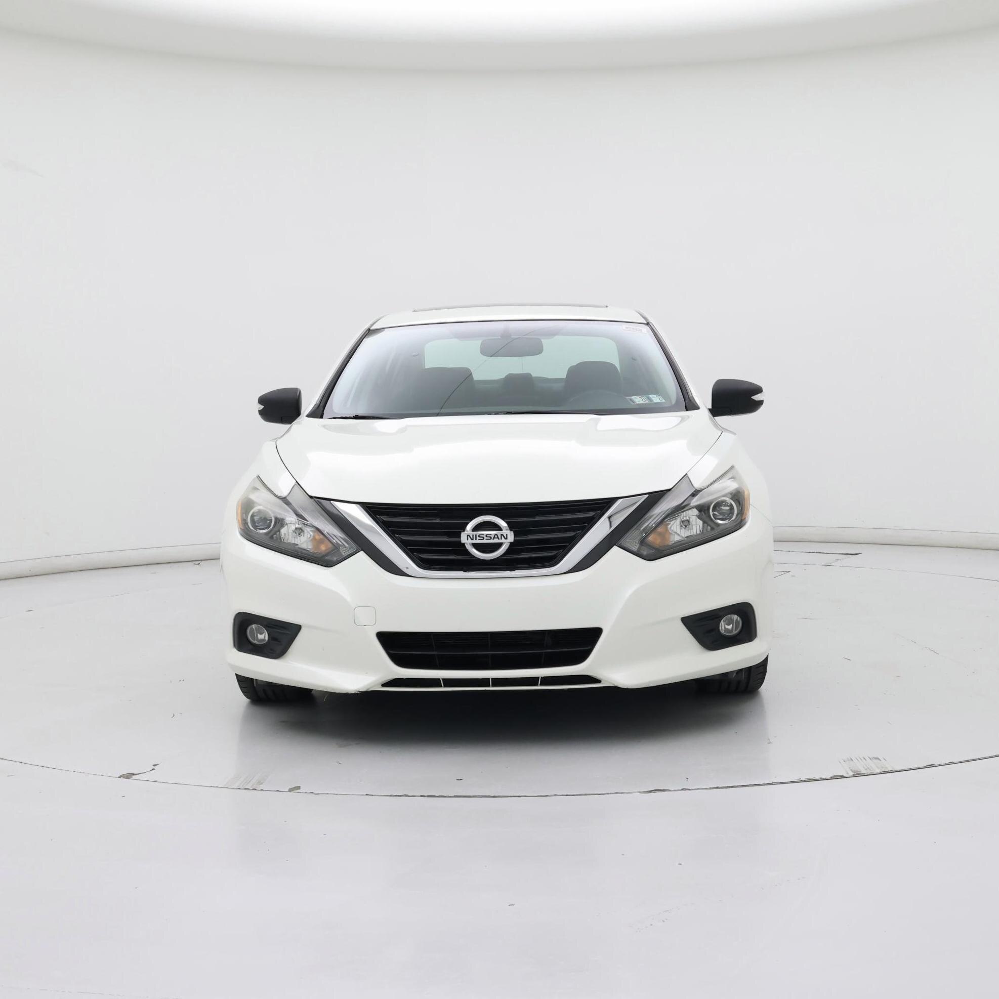 Thumbnail: 2017 Nissan Altima - 5