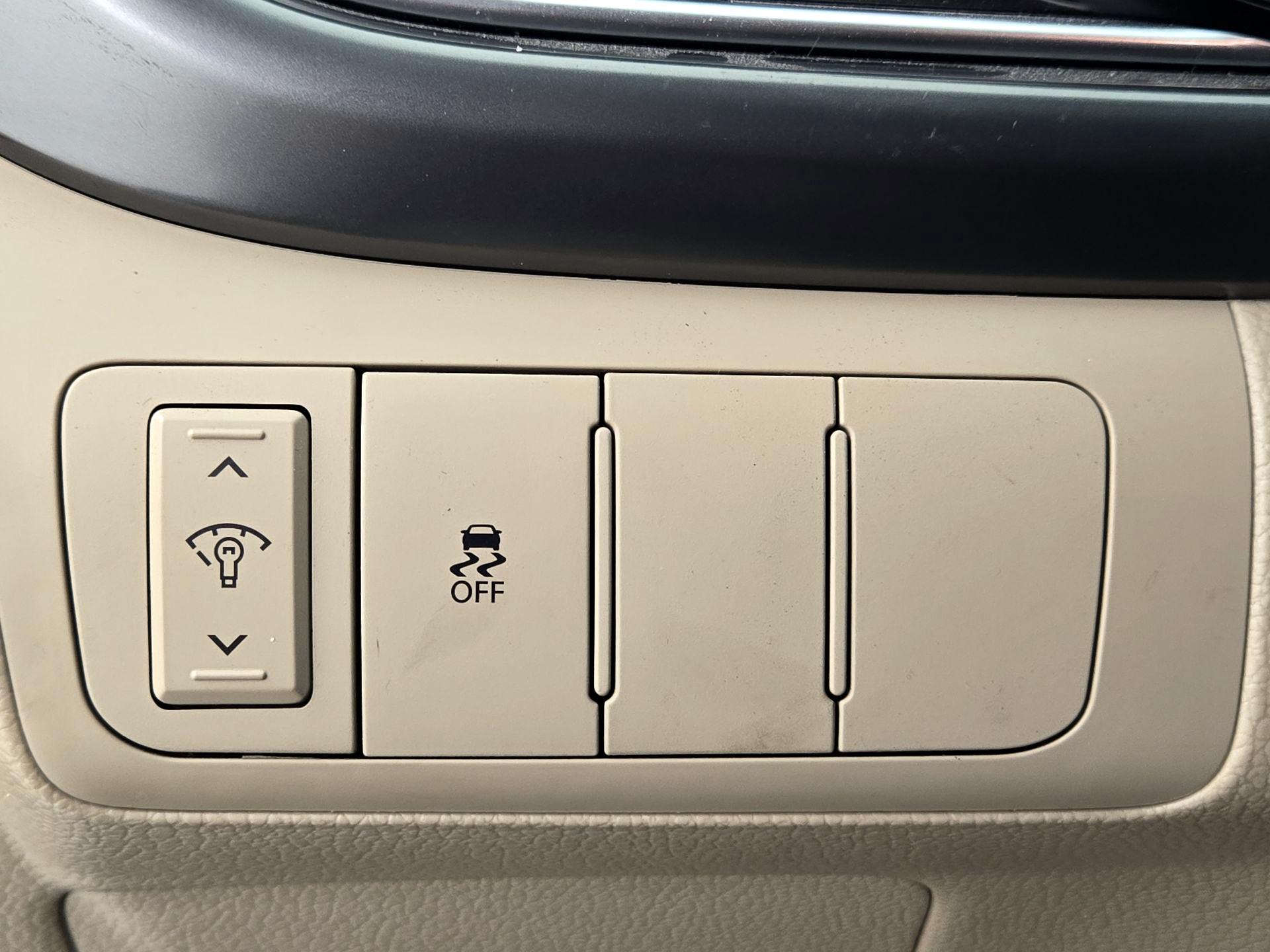 Thumbnail: 2014 Kia Optima - 13